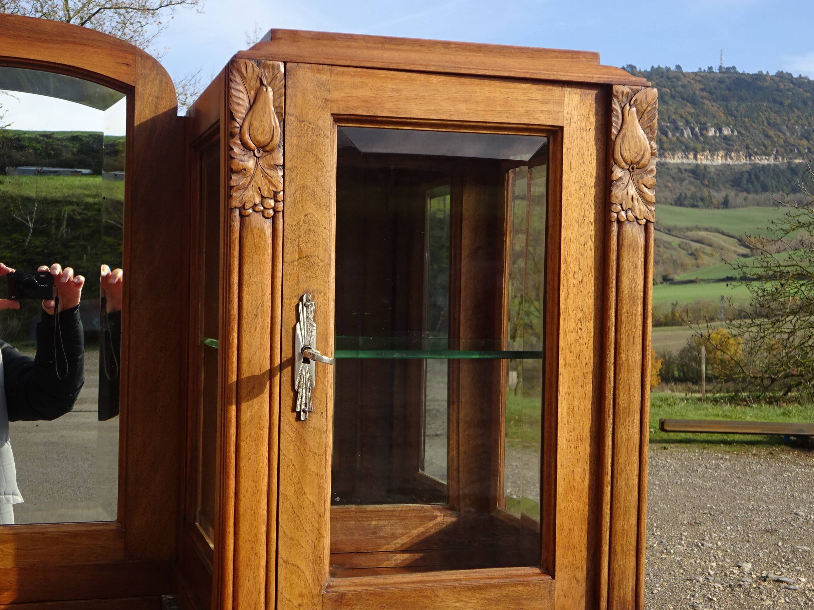 Buffet Art Déco en noyer avec marbres et guérites