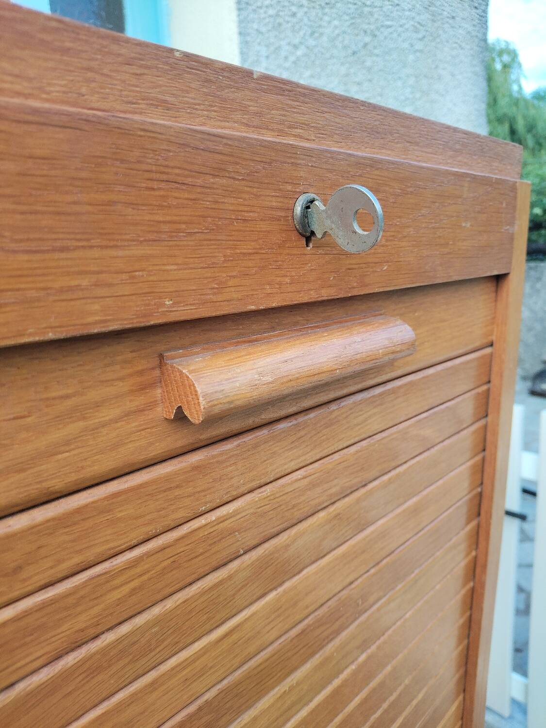 Classeur double à rideaux en bois massif – meuble de métier vintage