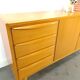 Fineer dressoir met lades en houten handgrepen vintage sideboard