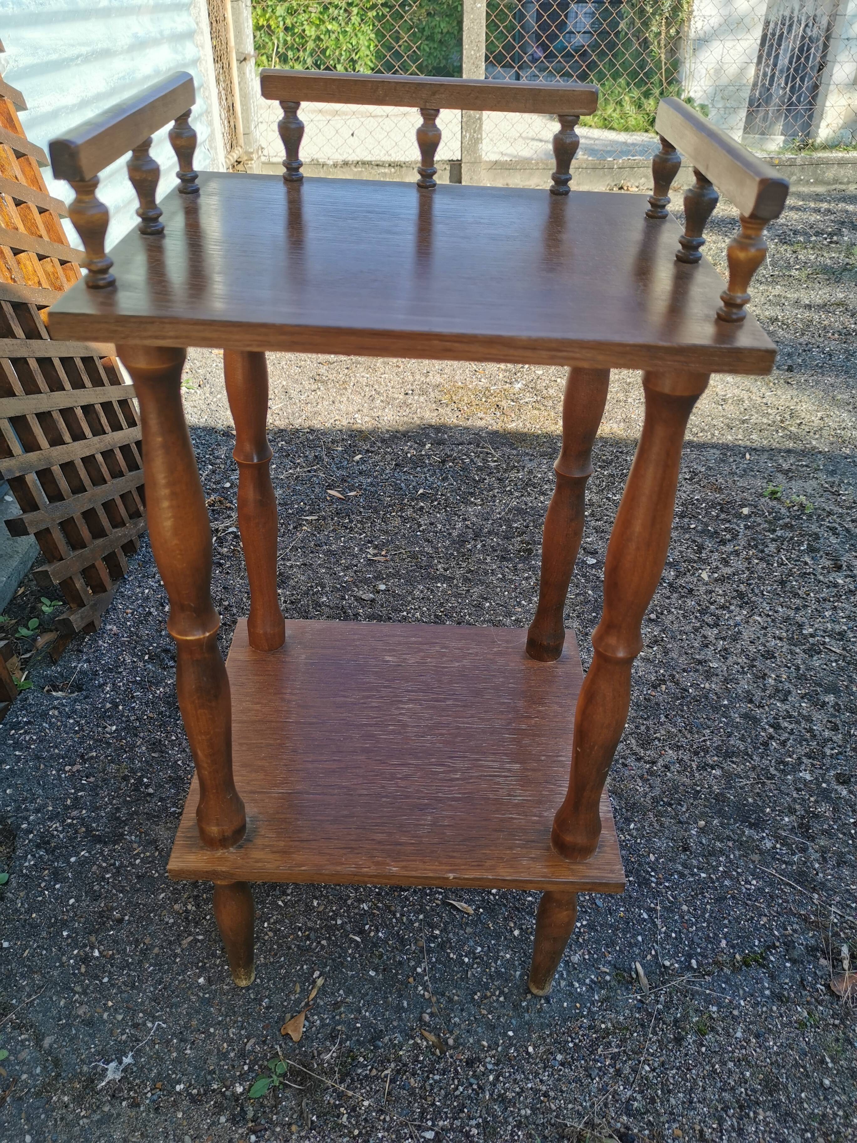 Small balustrade table. Side table. Wood.