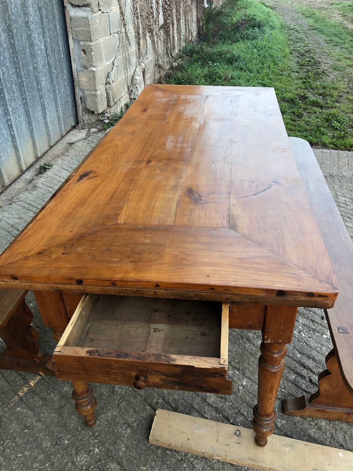 Antique farmhouse table in solid cherry wood with its 2 benches