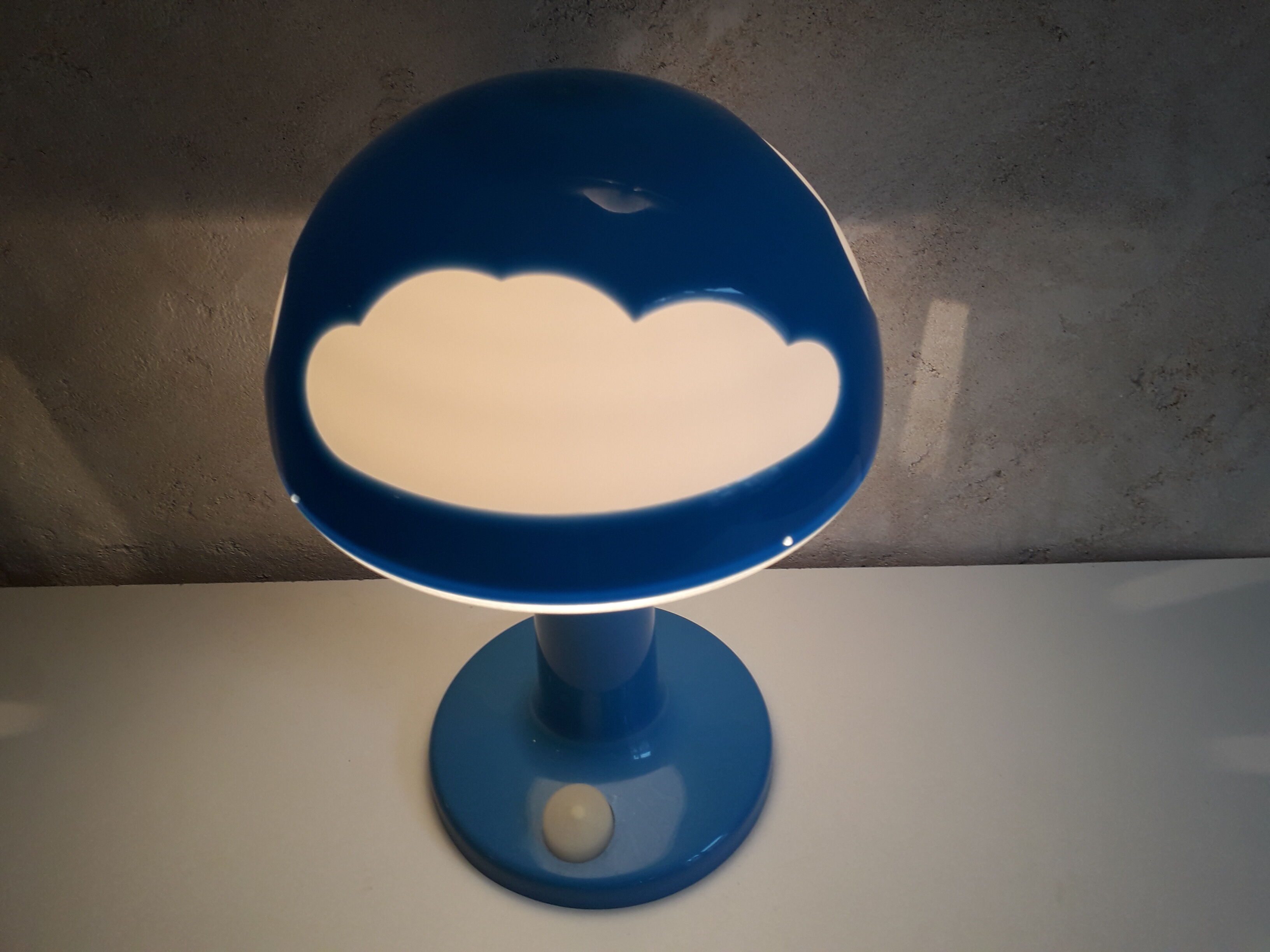 Lamp model Skojig clouds Ikea design henrick Preutz 90s
