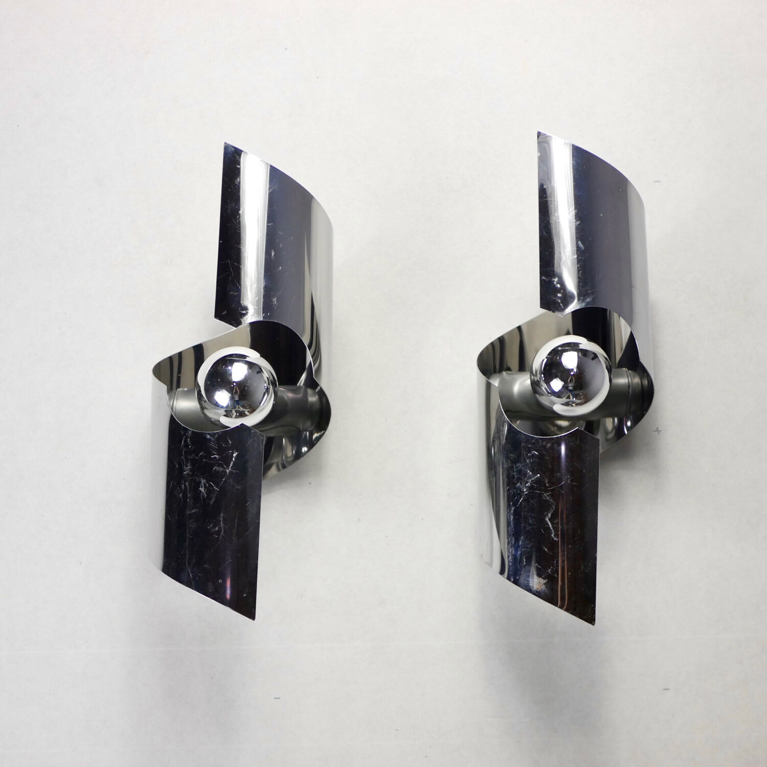 Pair of chrome wall lamps 70s