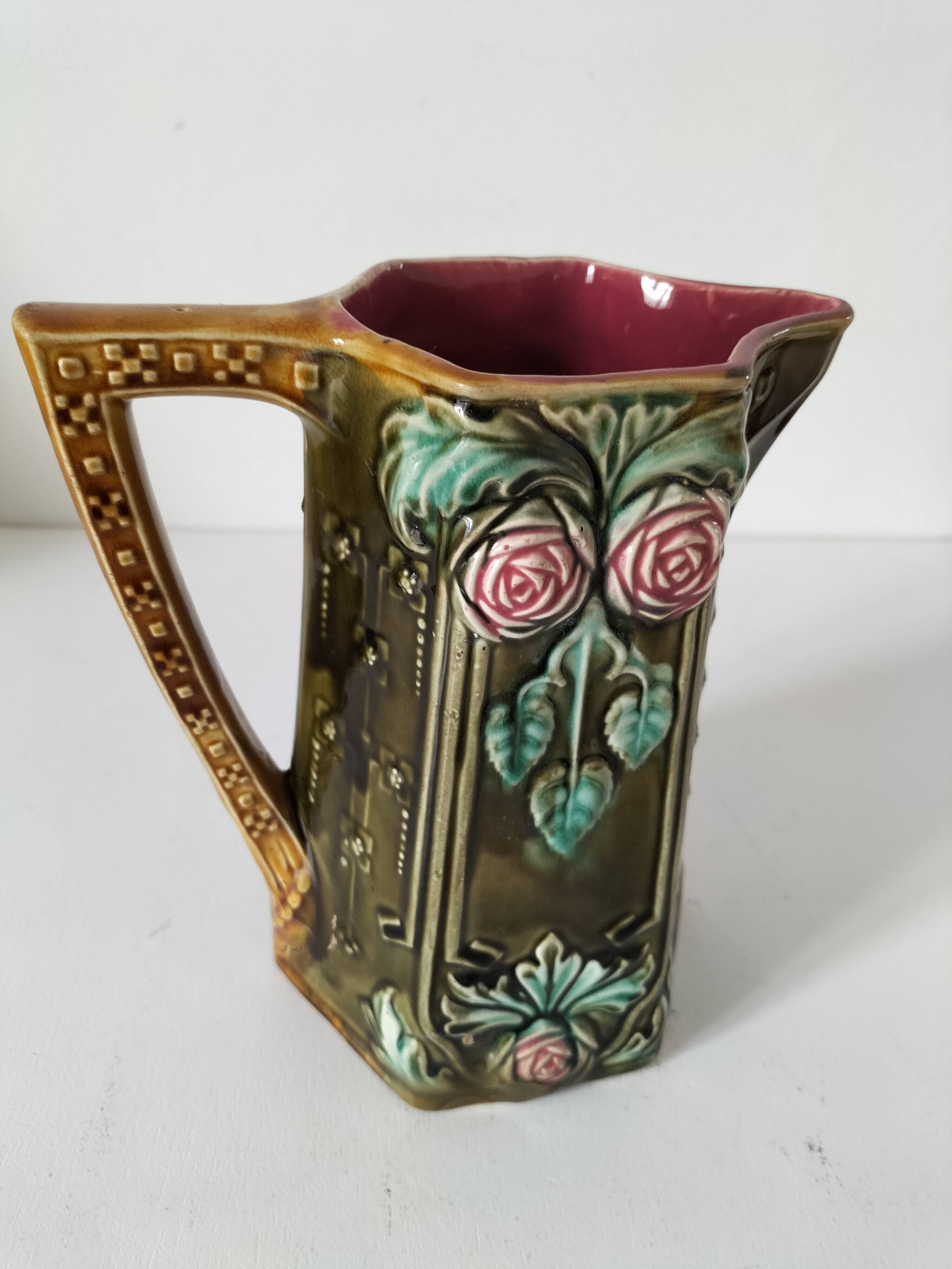 Slip pitcher from the Onnaing Earthenware Factory