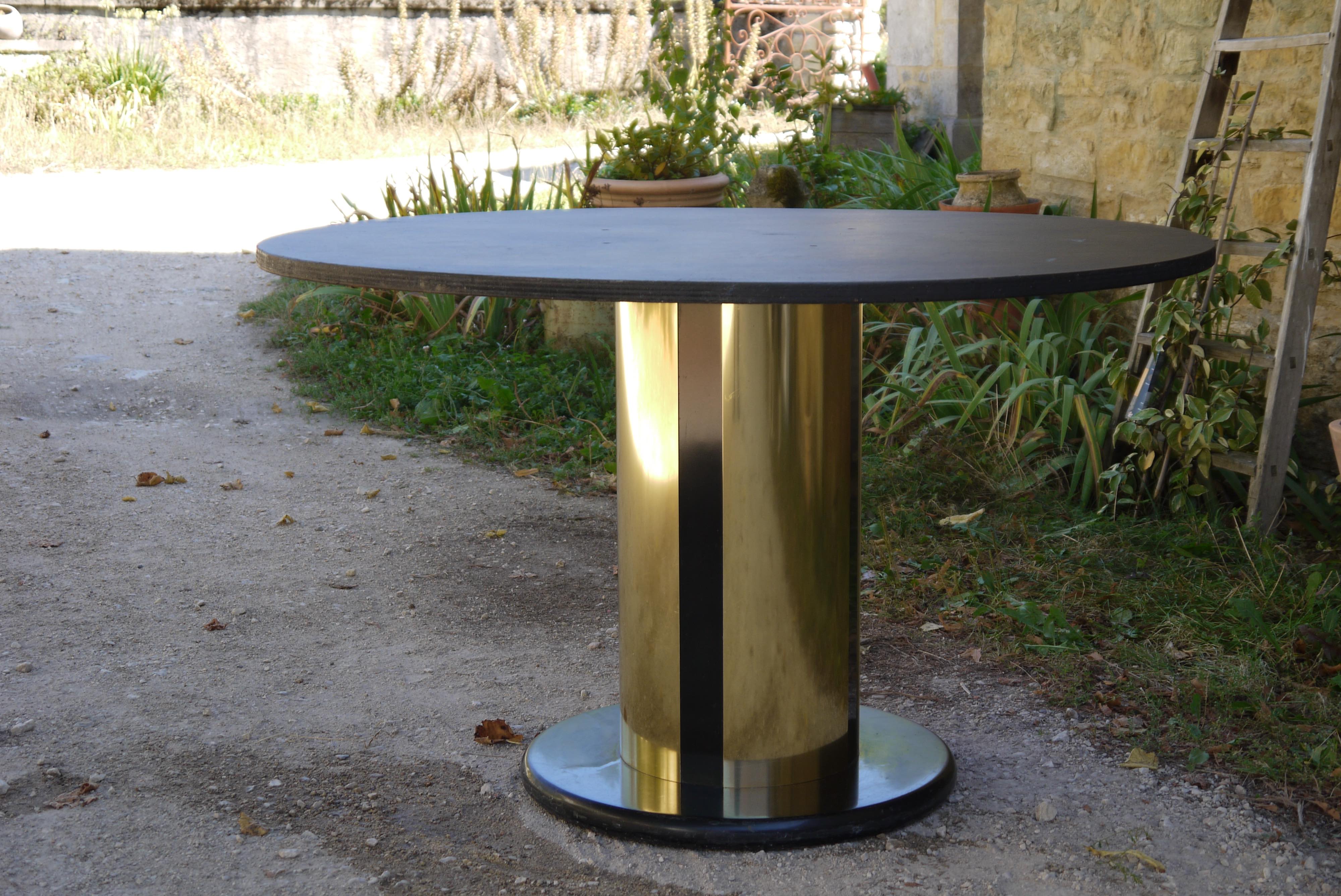 Central table leg gilded and black
