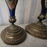 Pair of antique candlesticks in brass, bronze, and Sèvres porcelain – Floral decoration –
