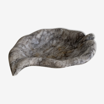 Grey-white veined stone leaf ashtray