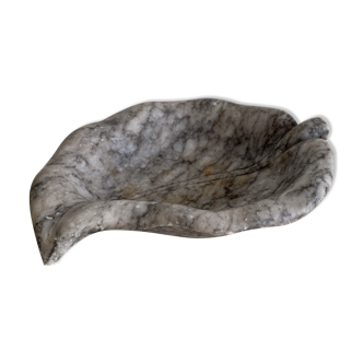 Grey-white veined stone leaf ashtray