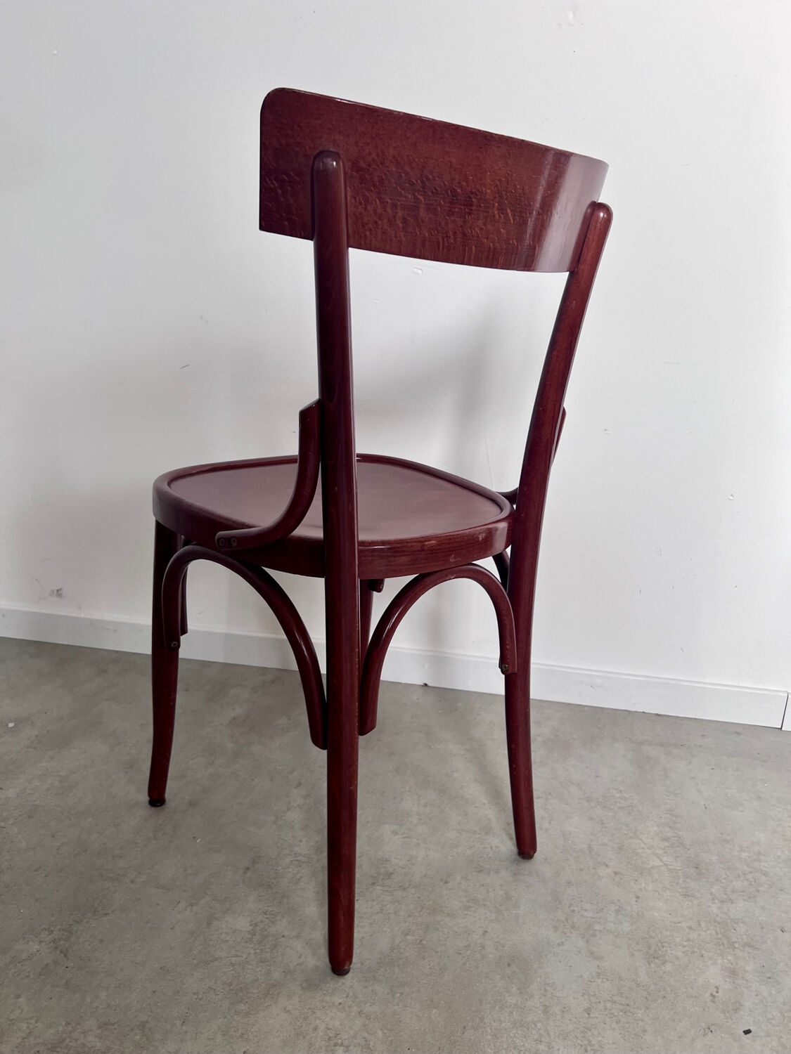 Set of 8 vintage 70s curved varnished wood bistro chairs