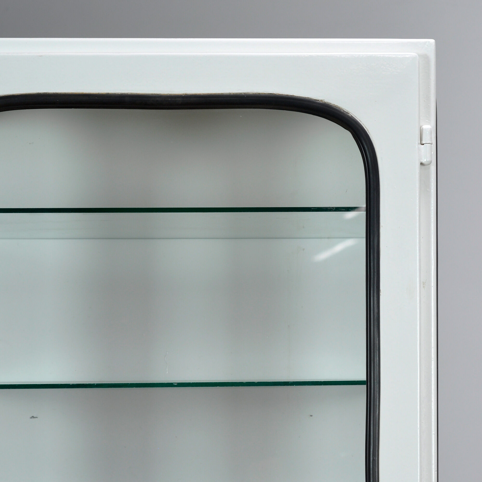 Cabinet de médecine vintage, années 1970