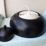 Black metal suspension