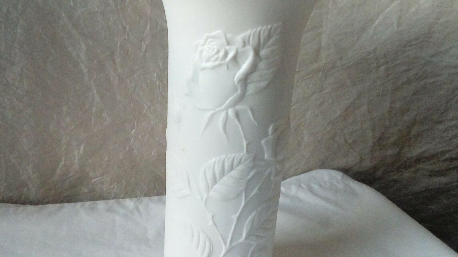 Porcelain vase matt effect decor in relief sign kaiser