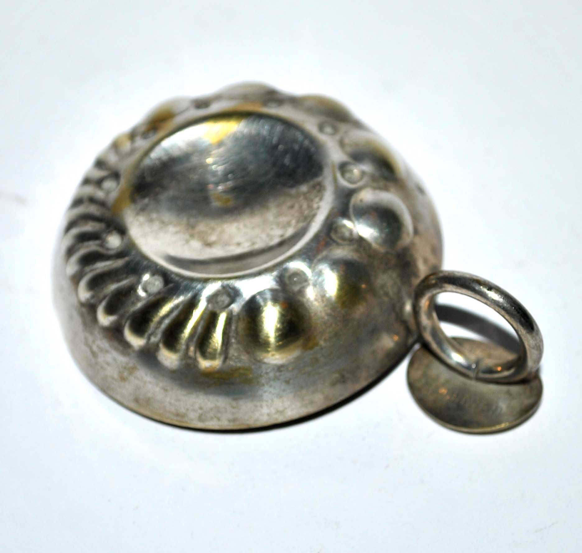 Vintage tastevin cup in silver metal Lutz Dijon 7.5 cm