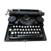 Typewriter Underwood Standard Portable 40 years