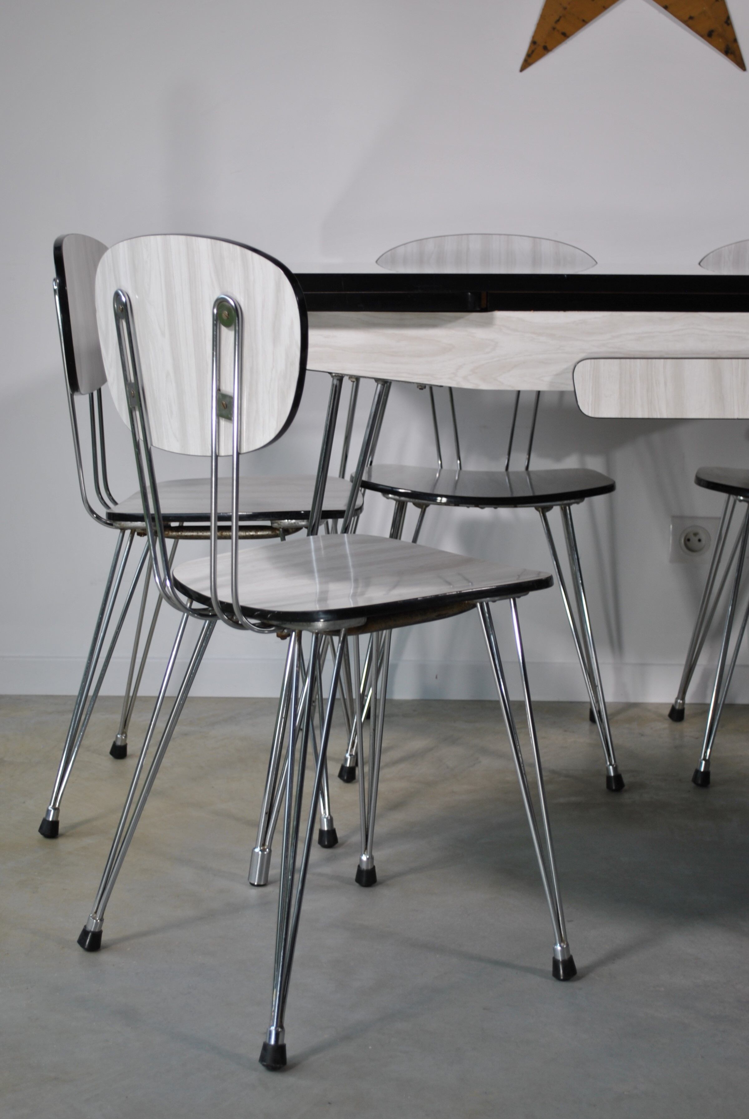 Formica 1950 table and chairs