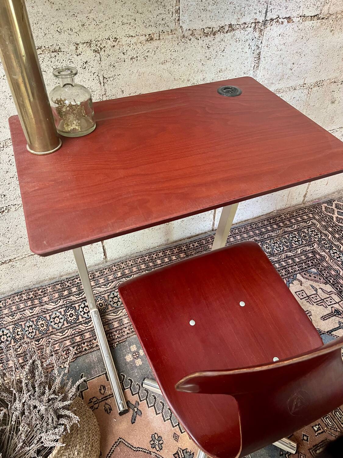 School desk set with chair