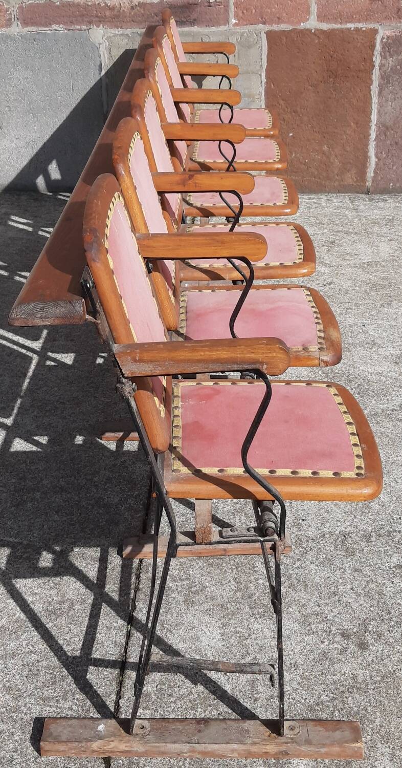 6-seater cinema seat.