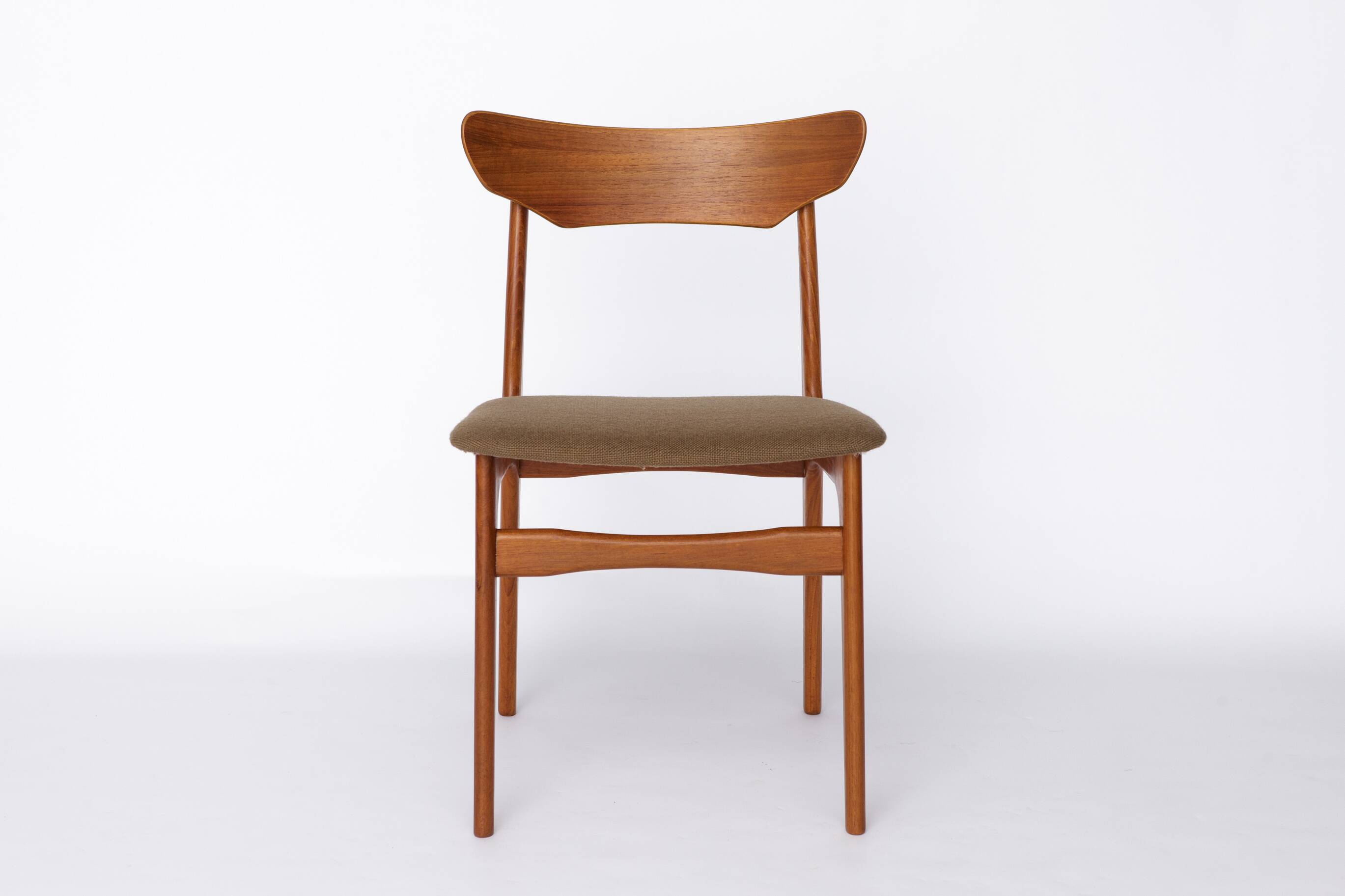 Set of 8 Schiønning & Elgaard Chairs – 1960s Danish Design for HS Møbler