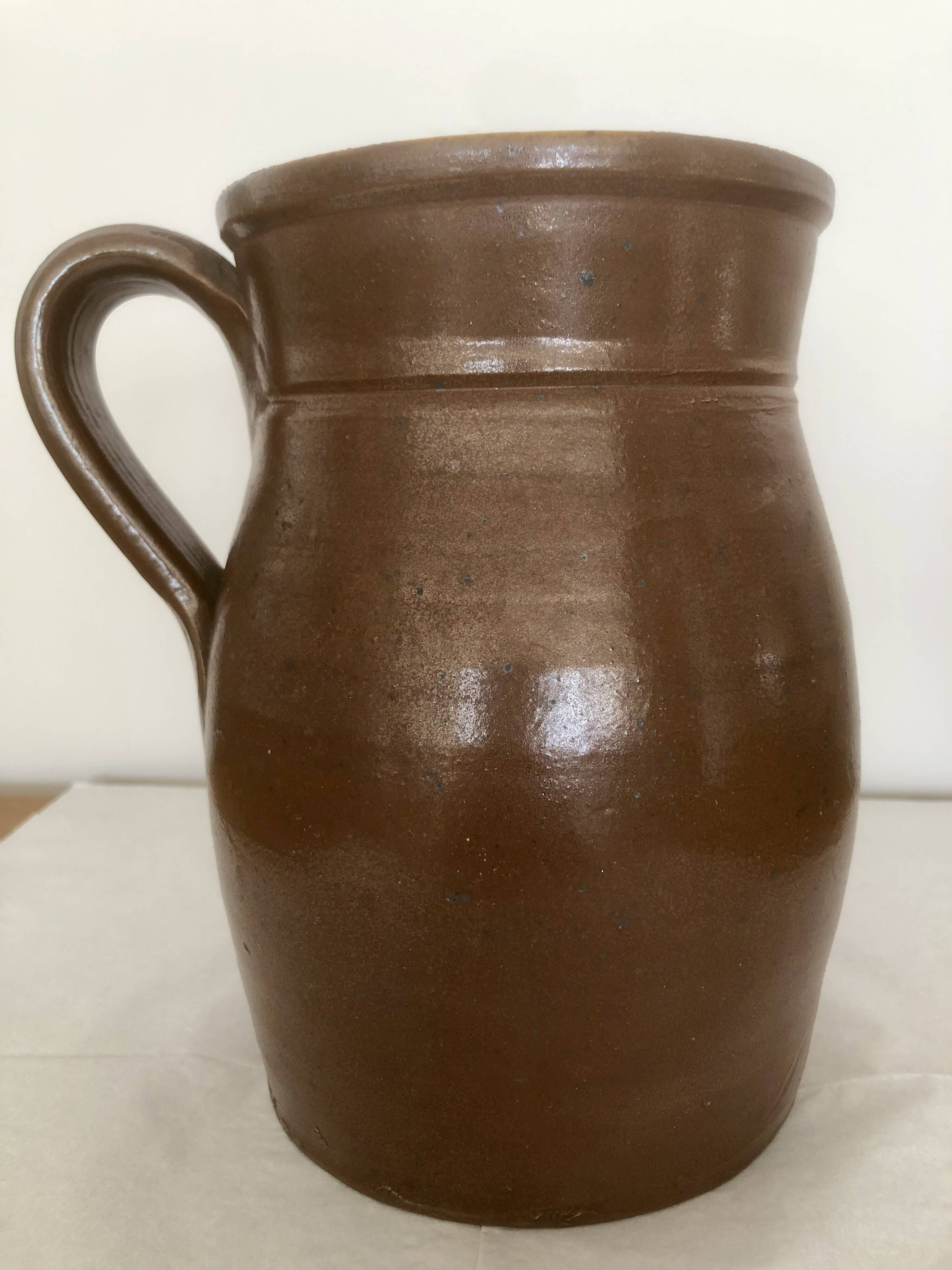 Large brown pot, country style