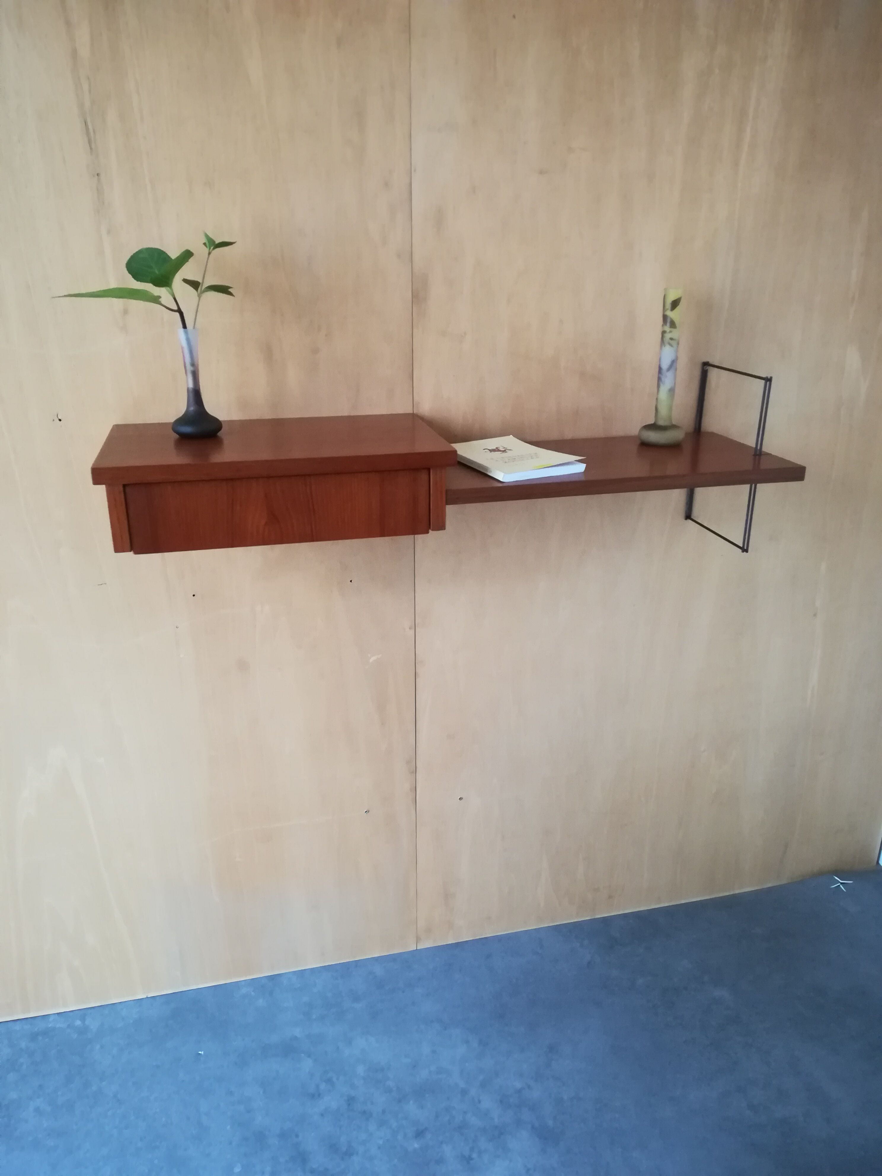 Wall console