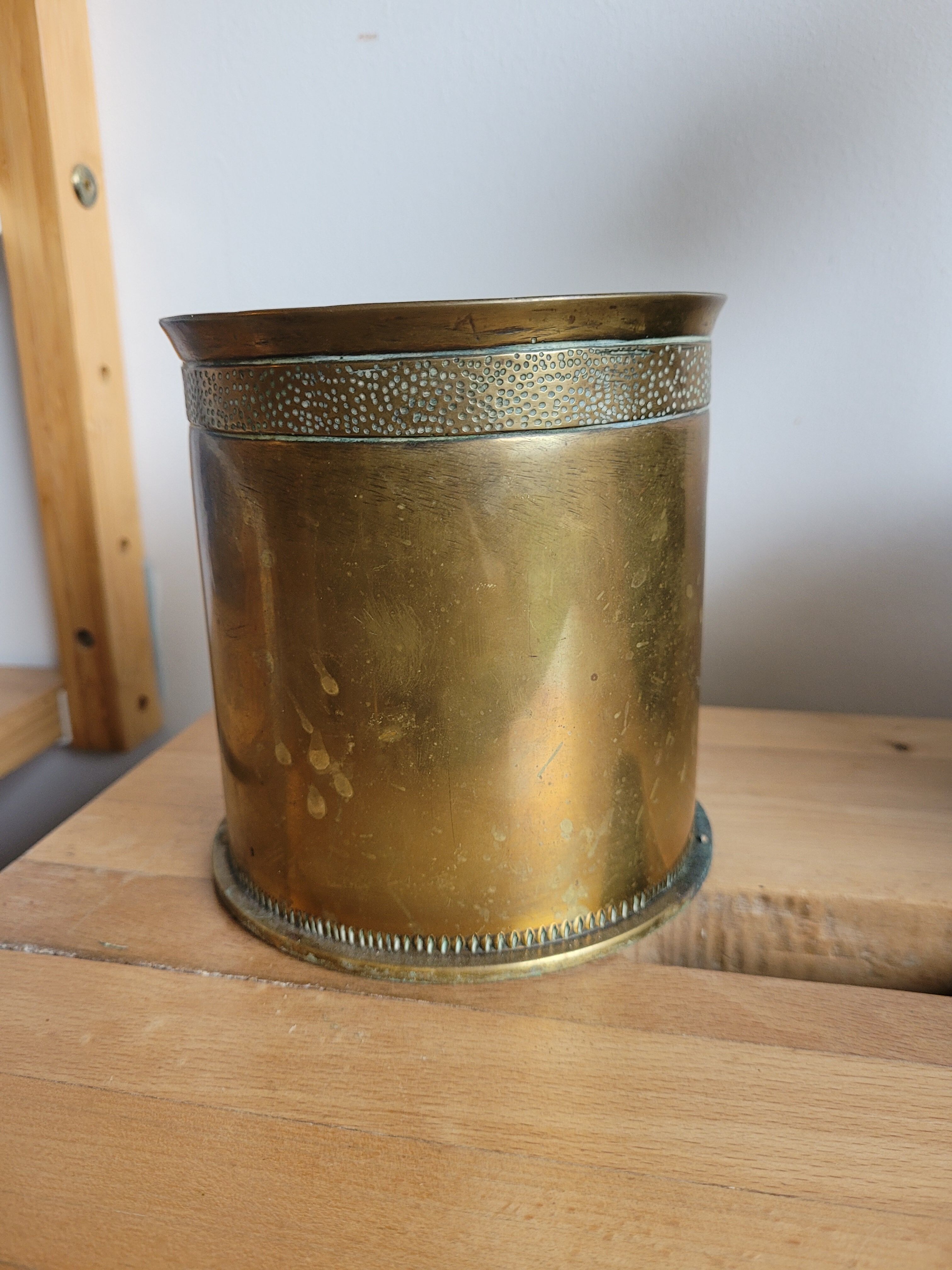 Bronze pot cover