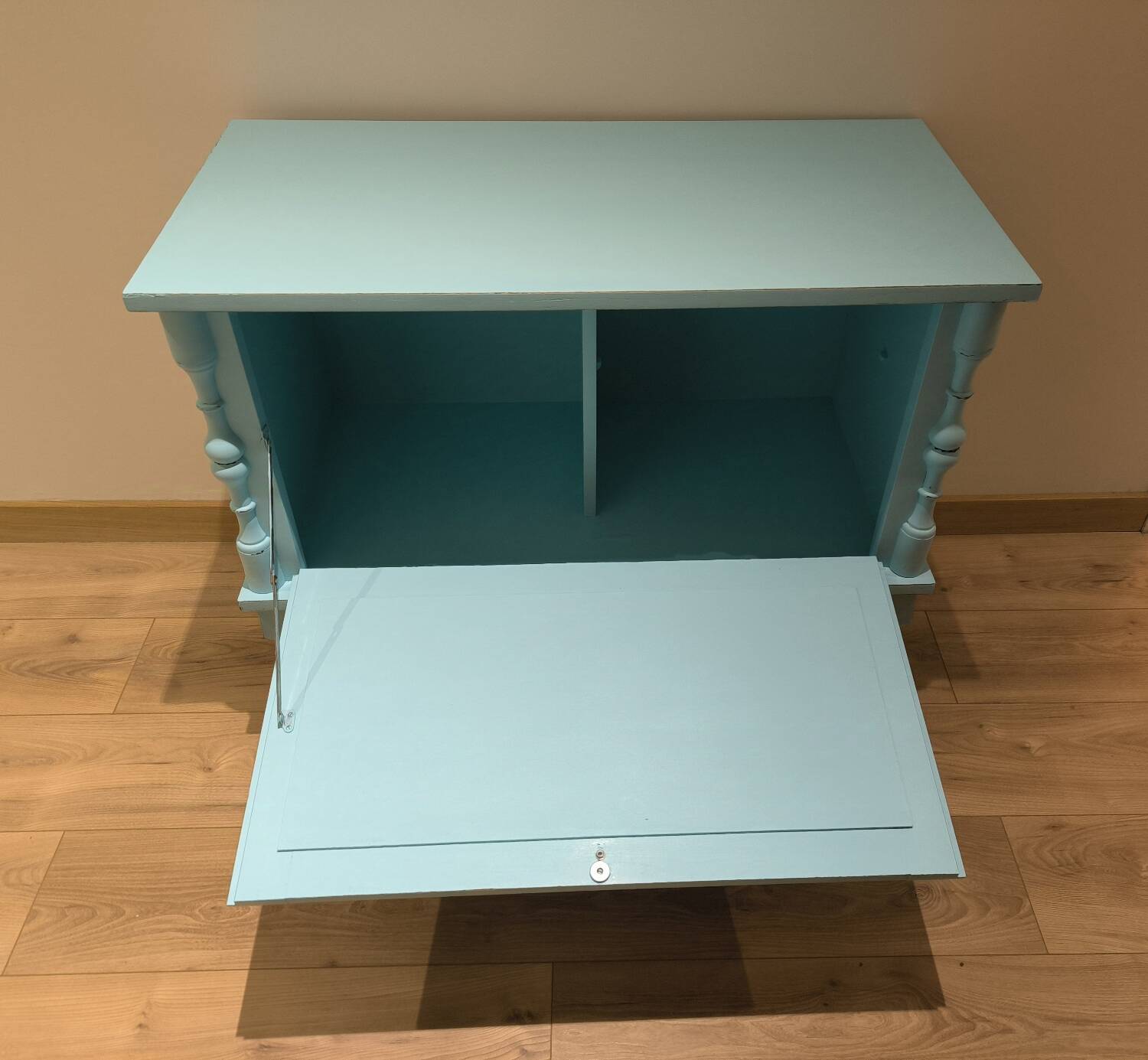 Small chest of drawers