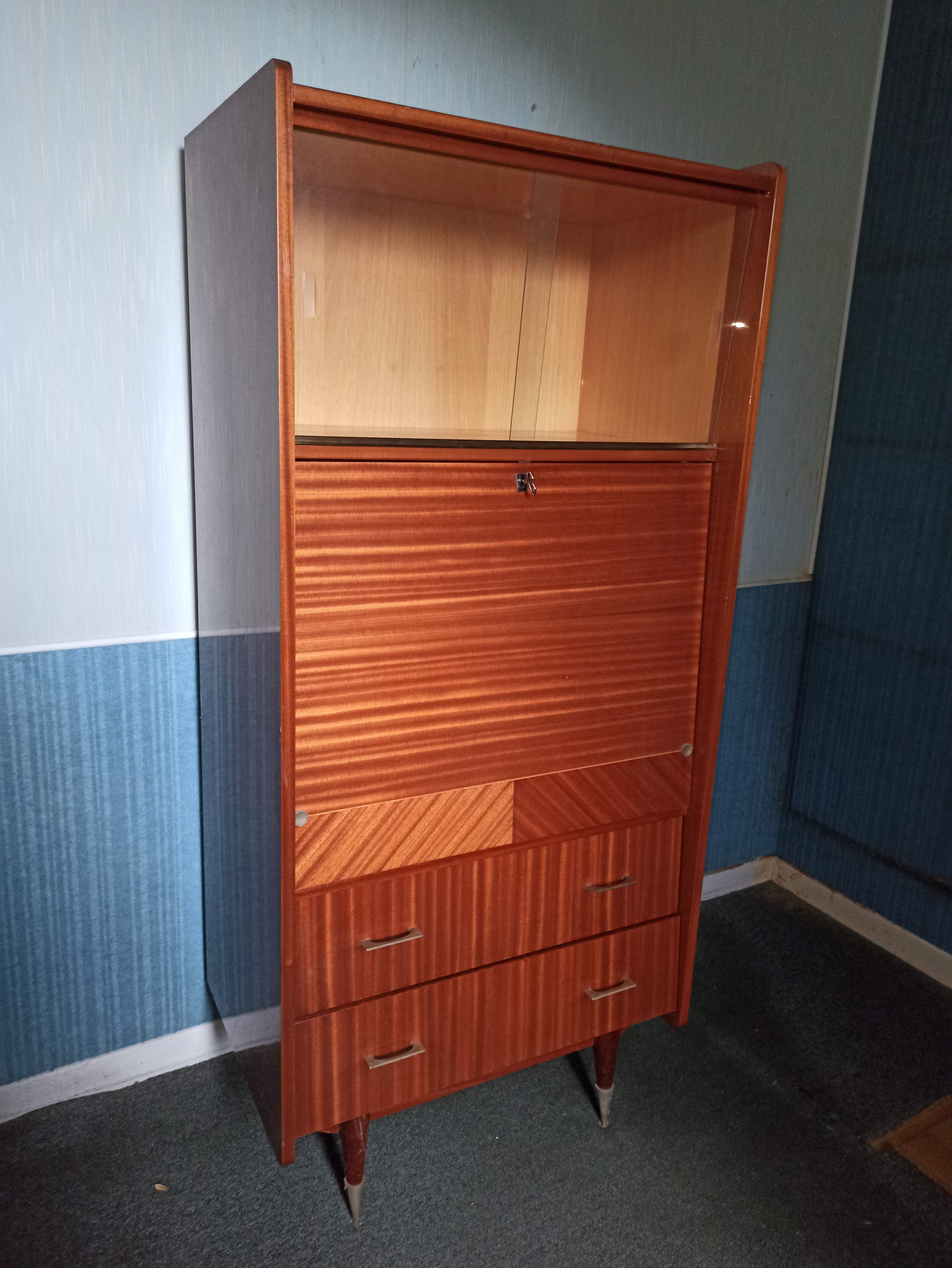 Secretary Convenient Office year 60