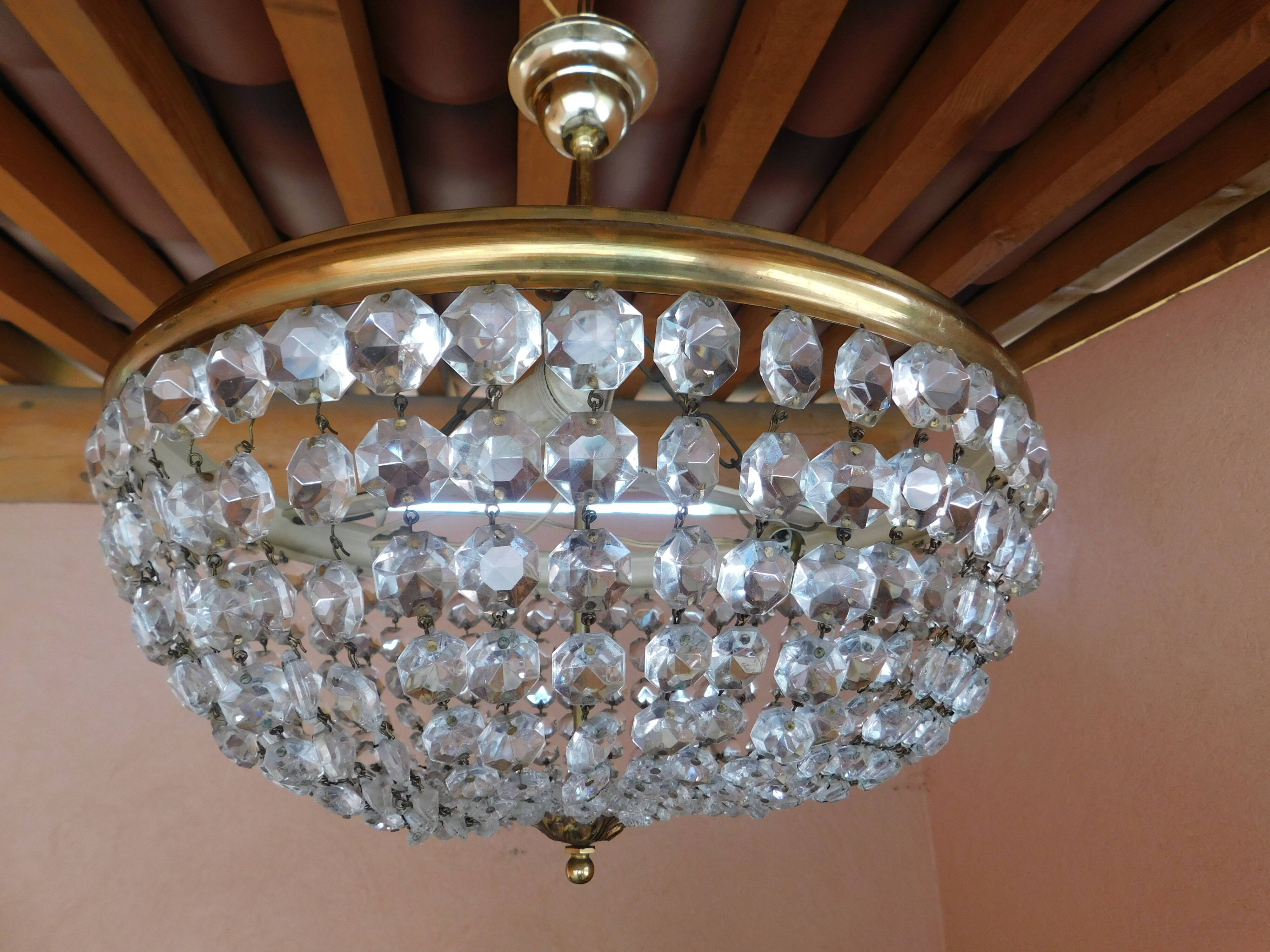 Ceiling chandelier with tassels