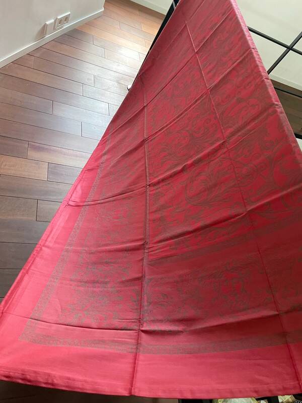 Mirabello Jacquard Tablecloth 180 cm x 278 cm