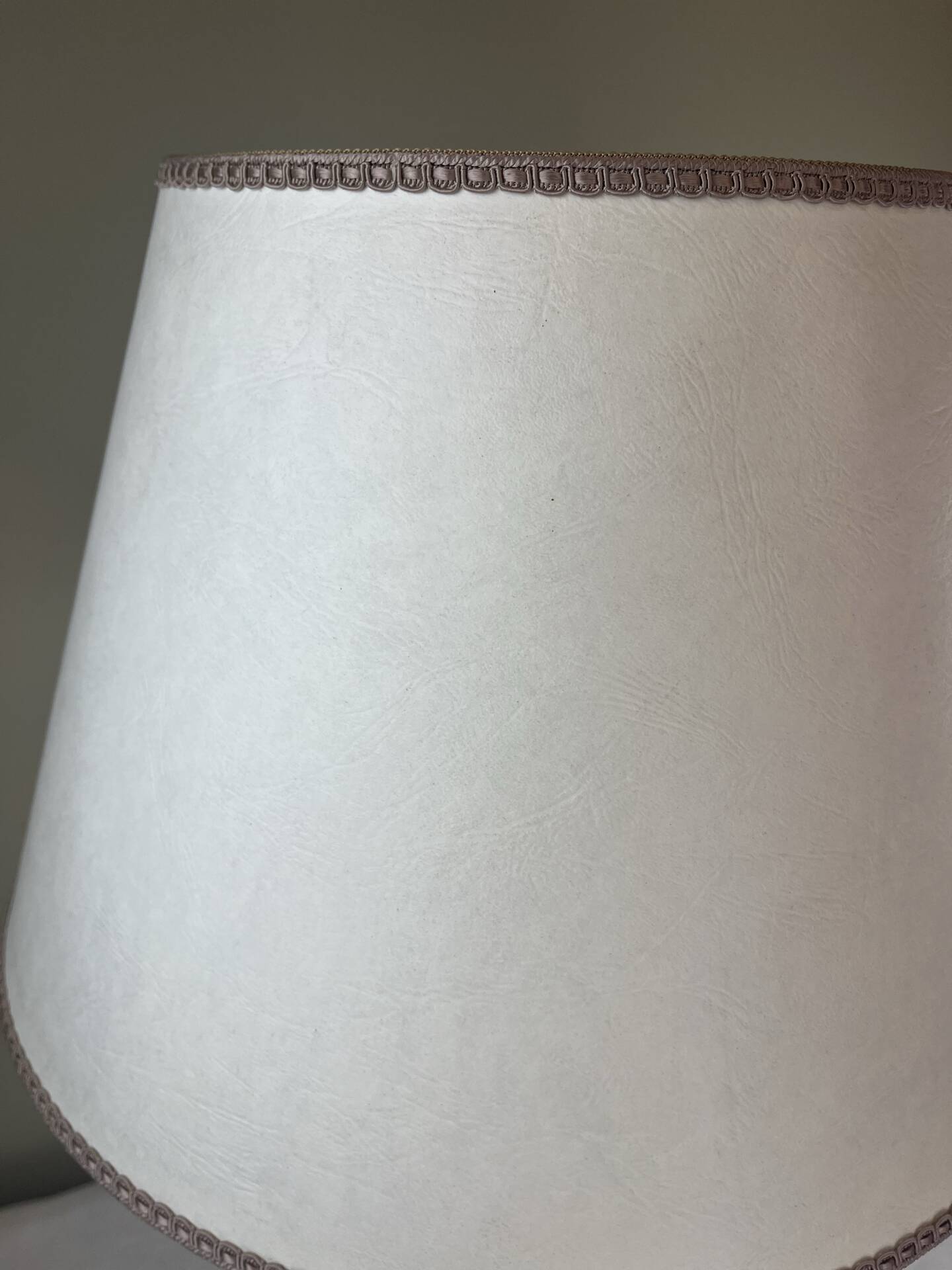 Large ambient lamp