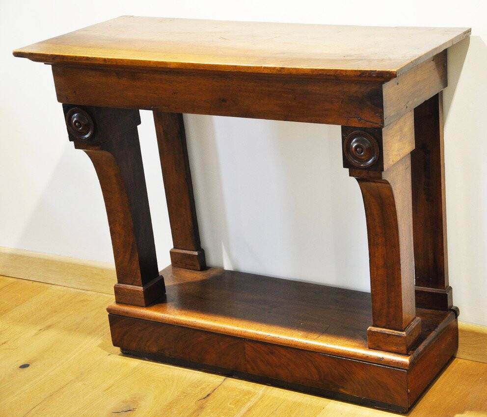 Console en noyer de style Directoire, fin XVIIIe - début XIXe siècle