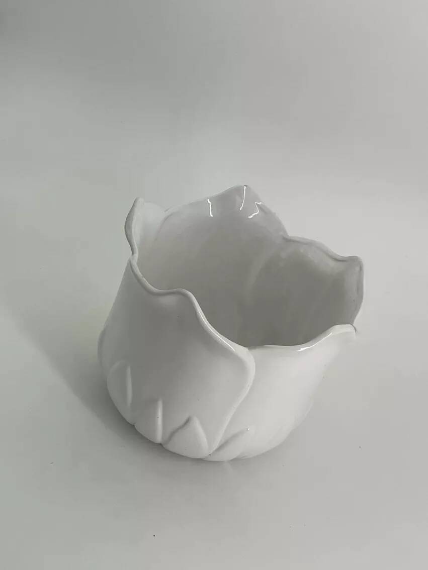 Cache-pot vintage en forme de tulipe en porcelaine blanche