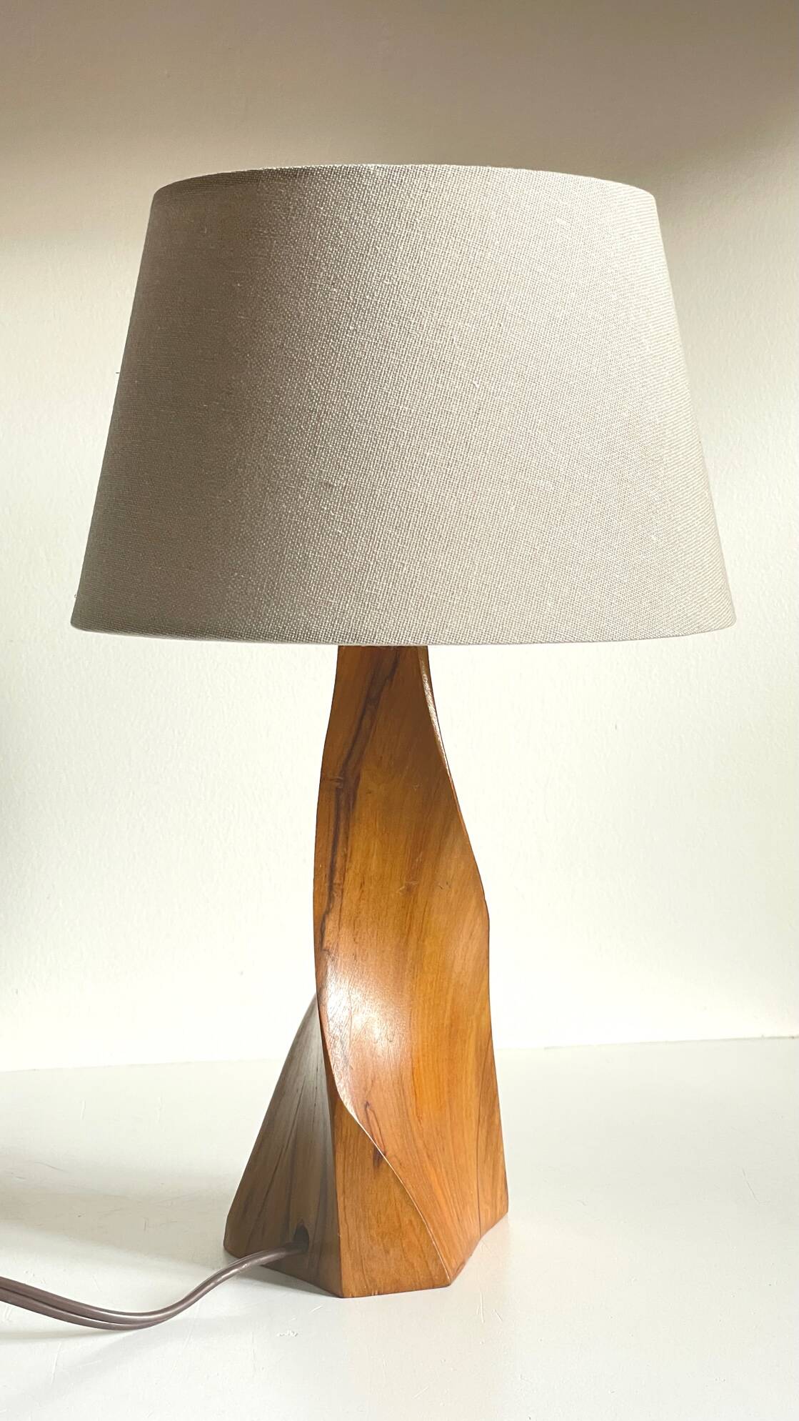 Geometric table lamp olive wood
