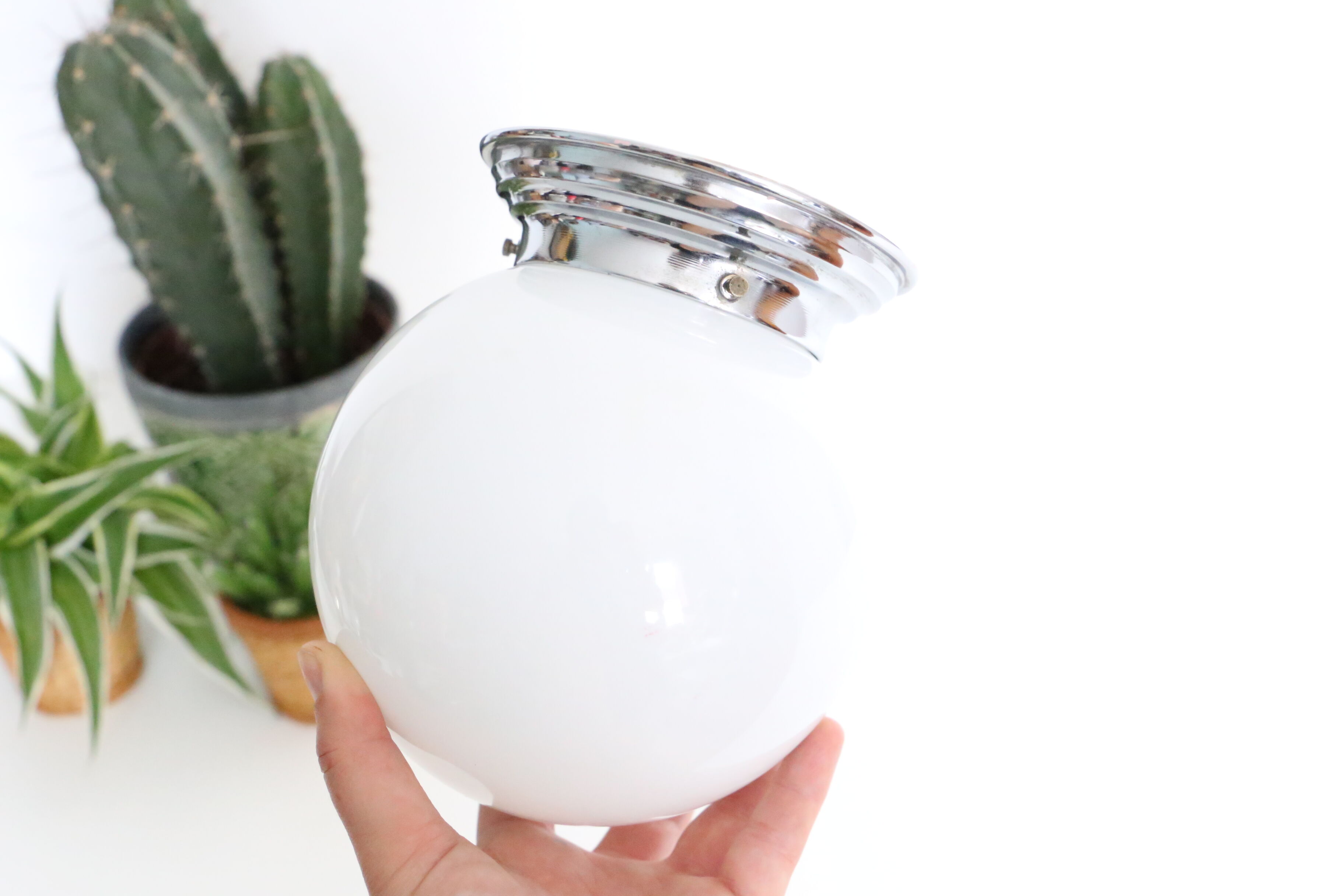 Opaline platyin ball on stainless base