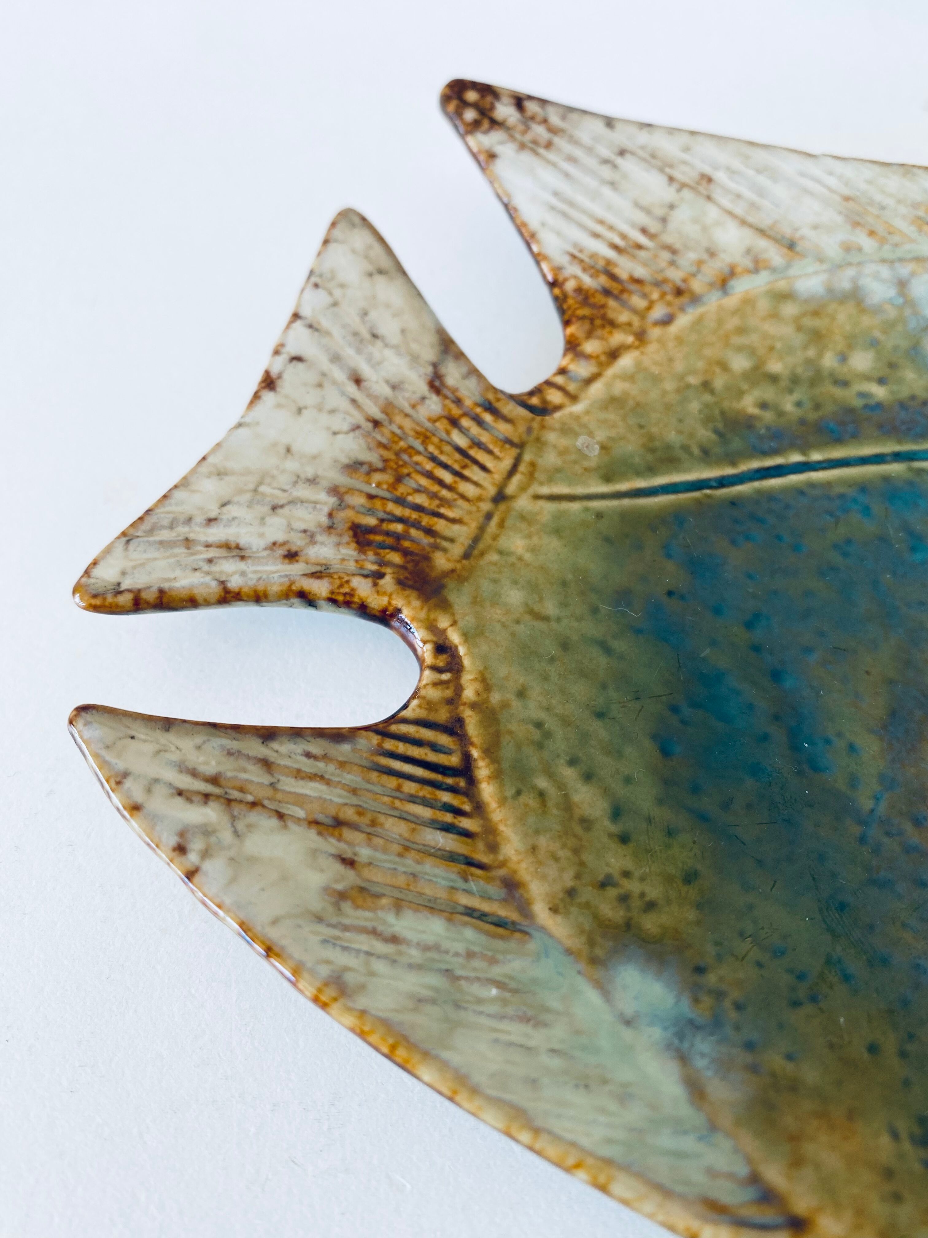 Ceramic fish-shaped cup