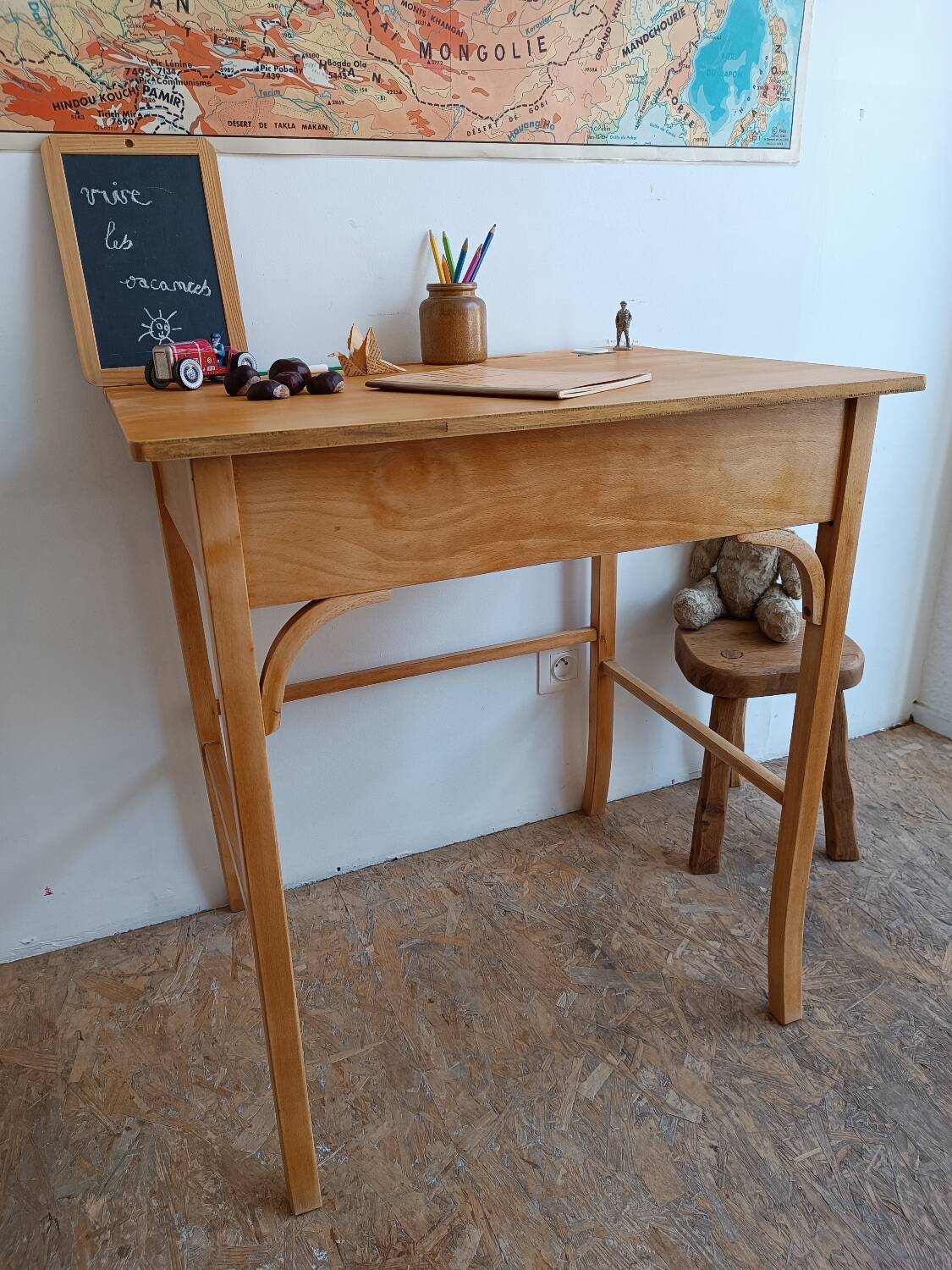 Baumann school desk