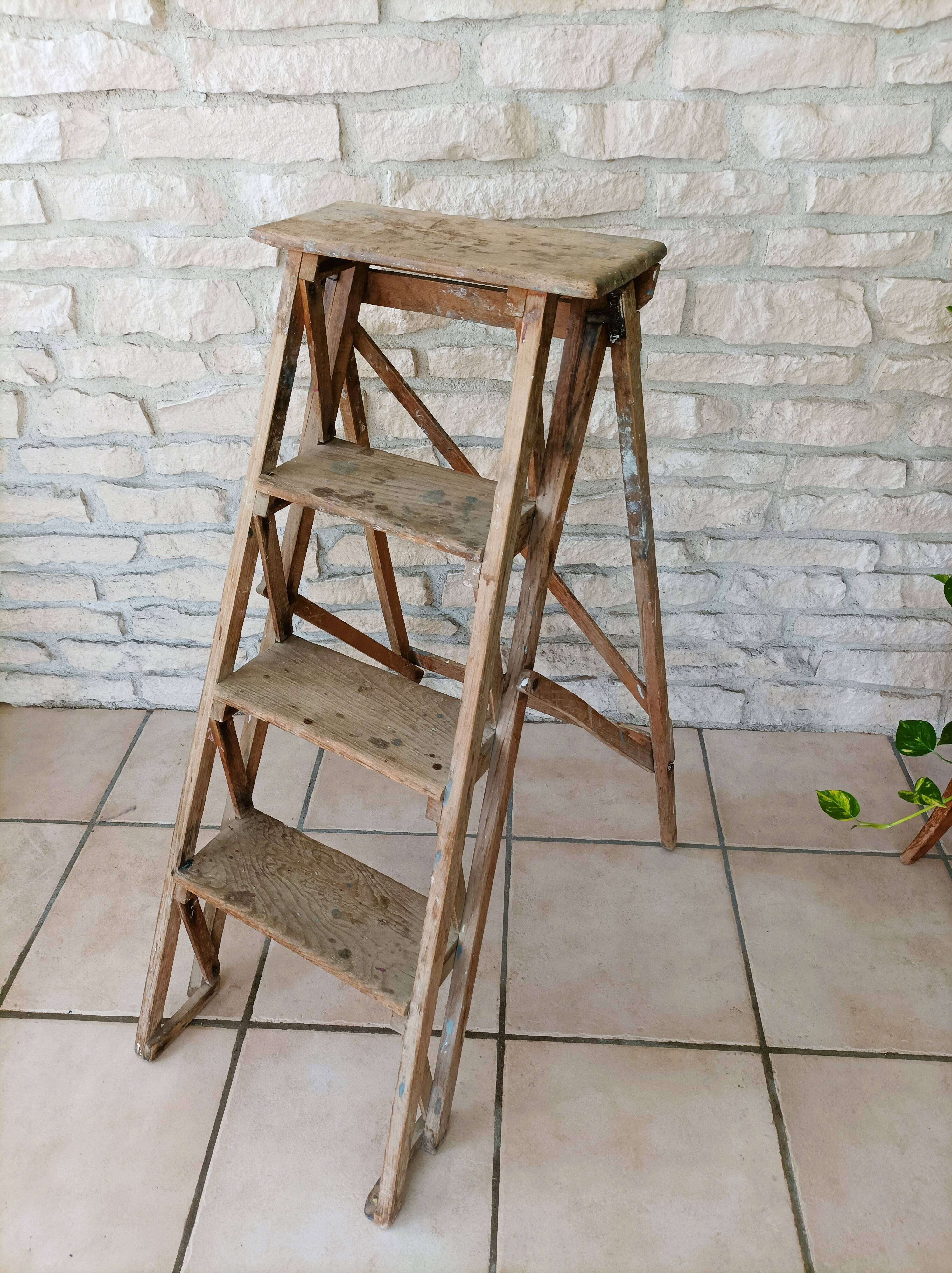 Painter's stepladder