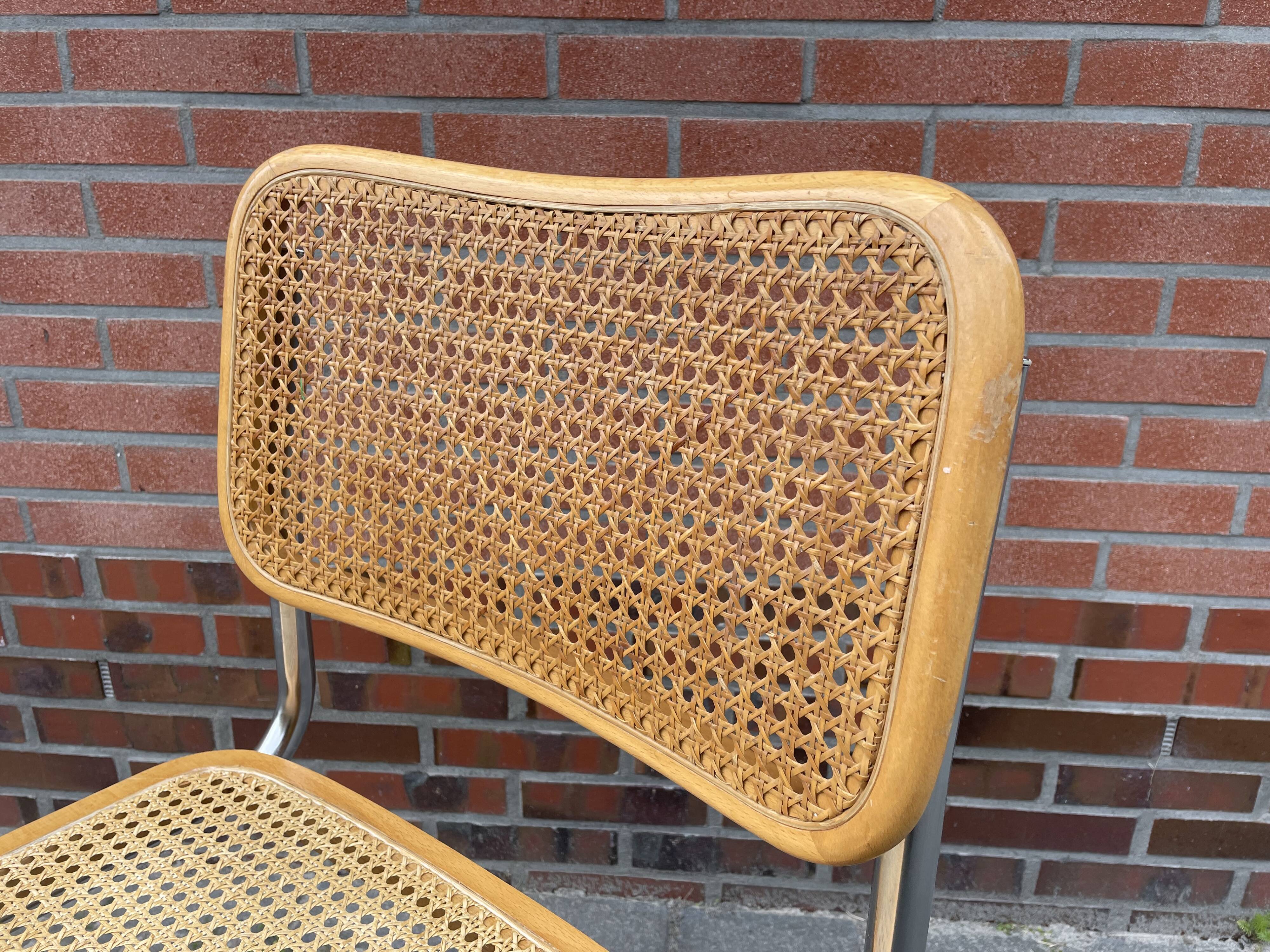 Ensemble de 4 Chaises vintage modèle Cesca B32 en chrome et bois