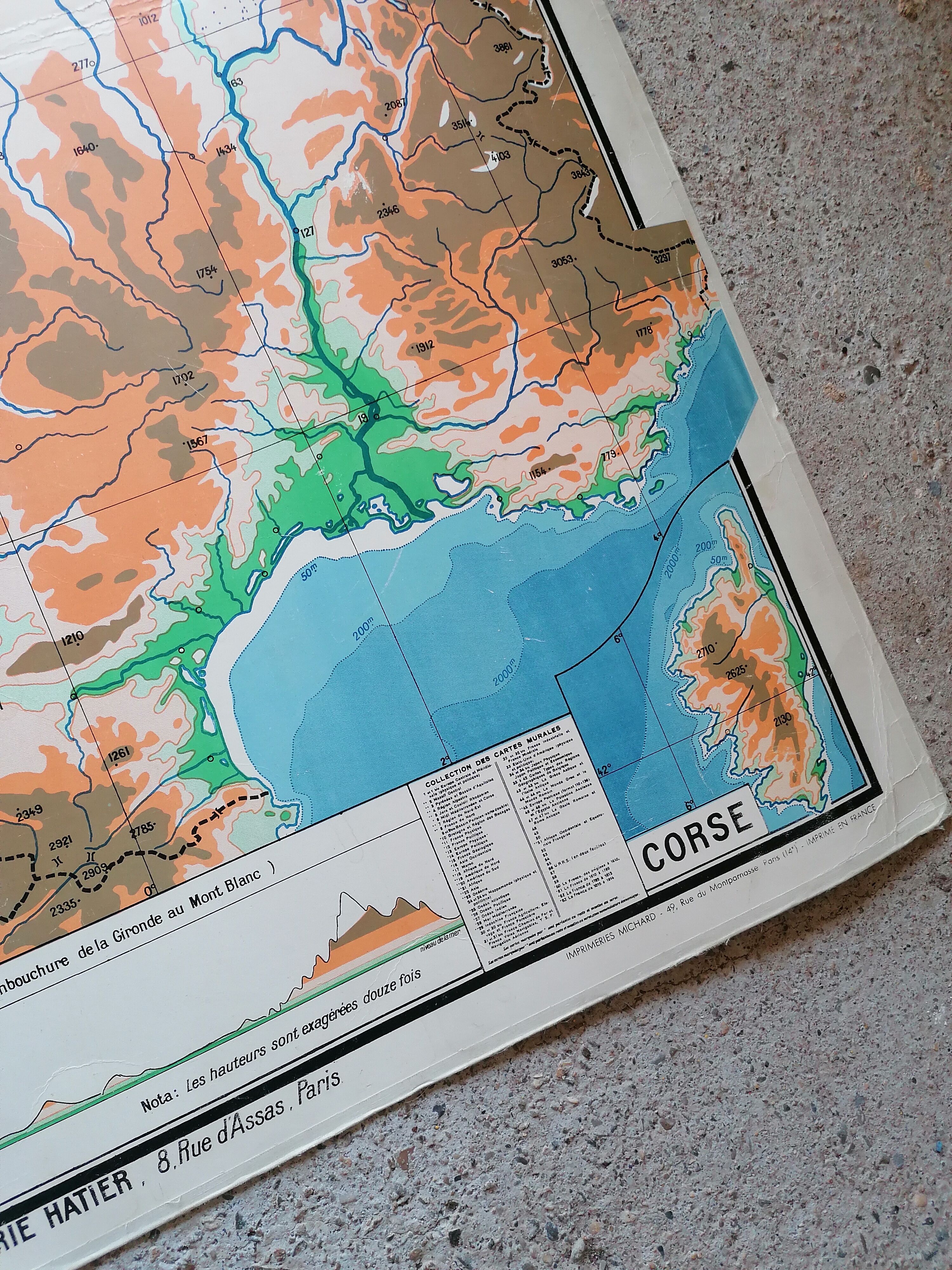 Old physical France map N°11 Hatier Kaeppelin cardboard.
