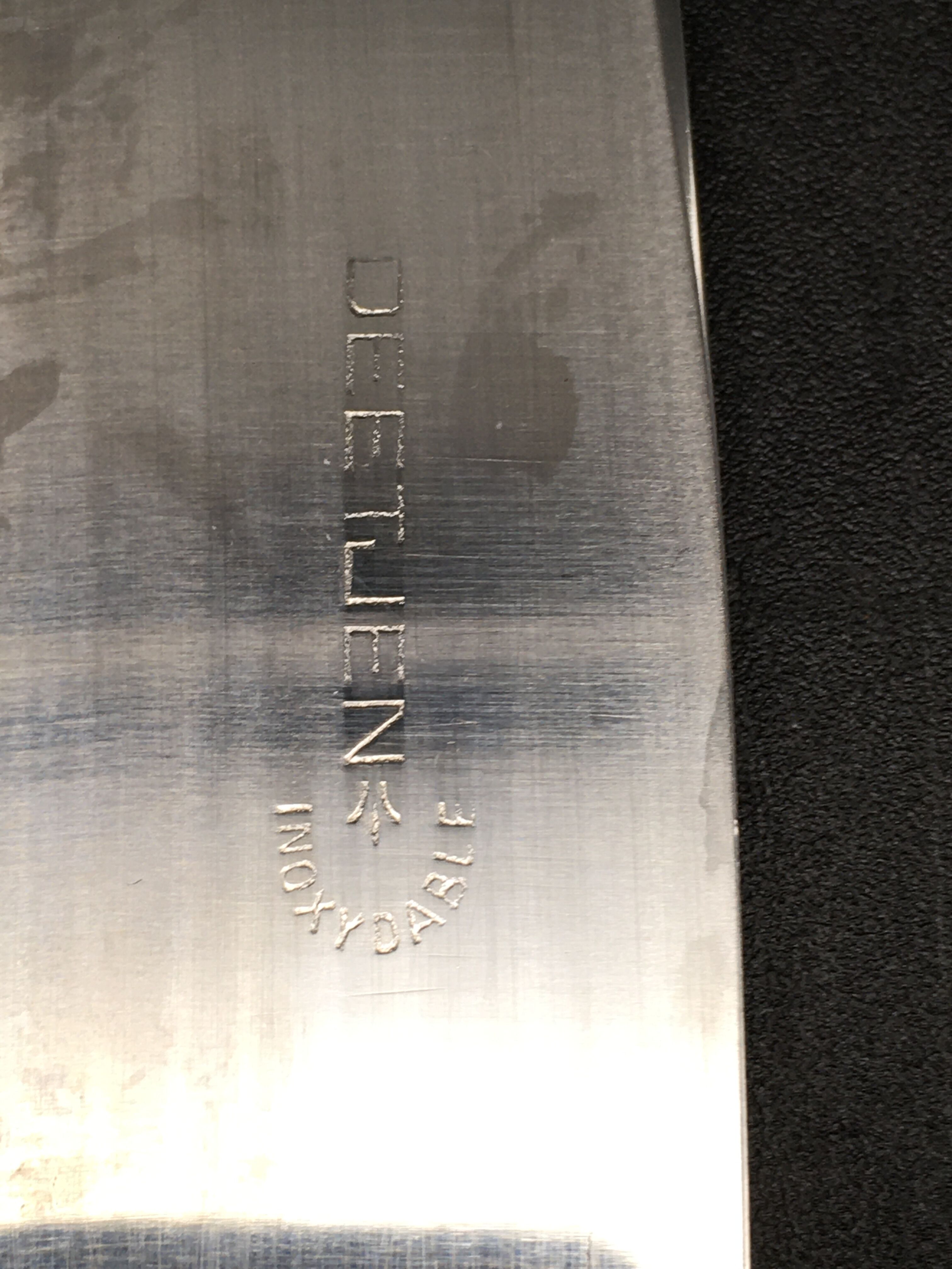 8 knives and 1 serving knife in silver metal Deetjen
