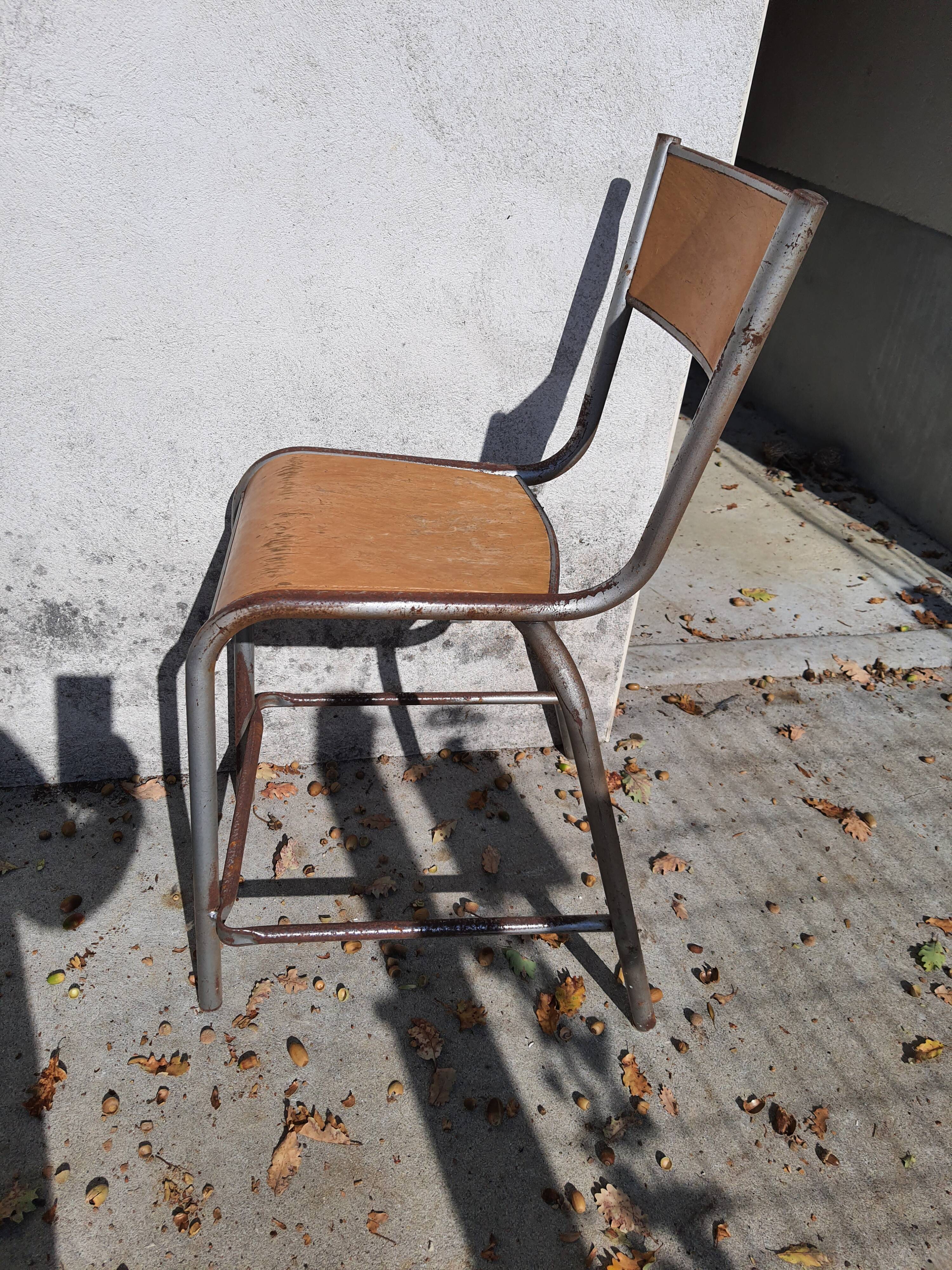 Lot of 6 vintage school chairs