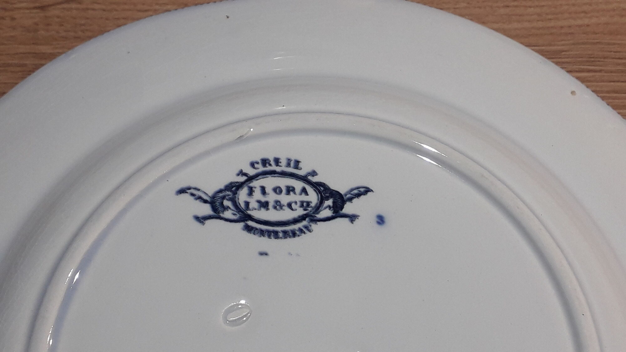 Flat plates and flat in CREIL Faïence and MONTEREAU model FLORA