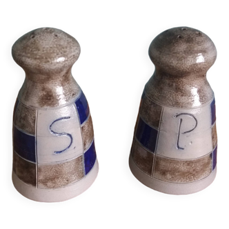 Salt and pepper shakers in Alsace stoneware