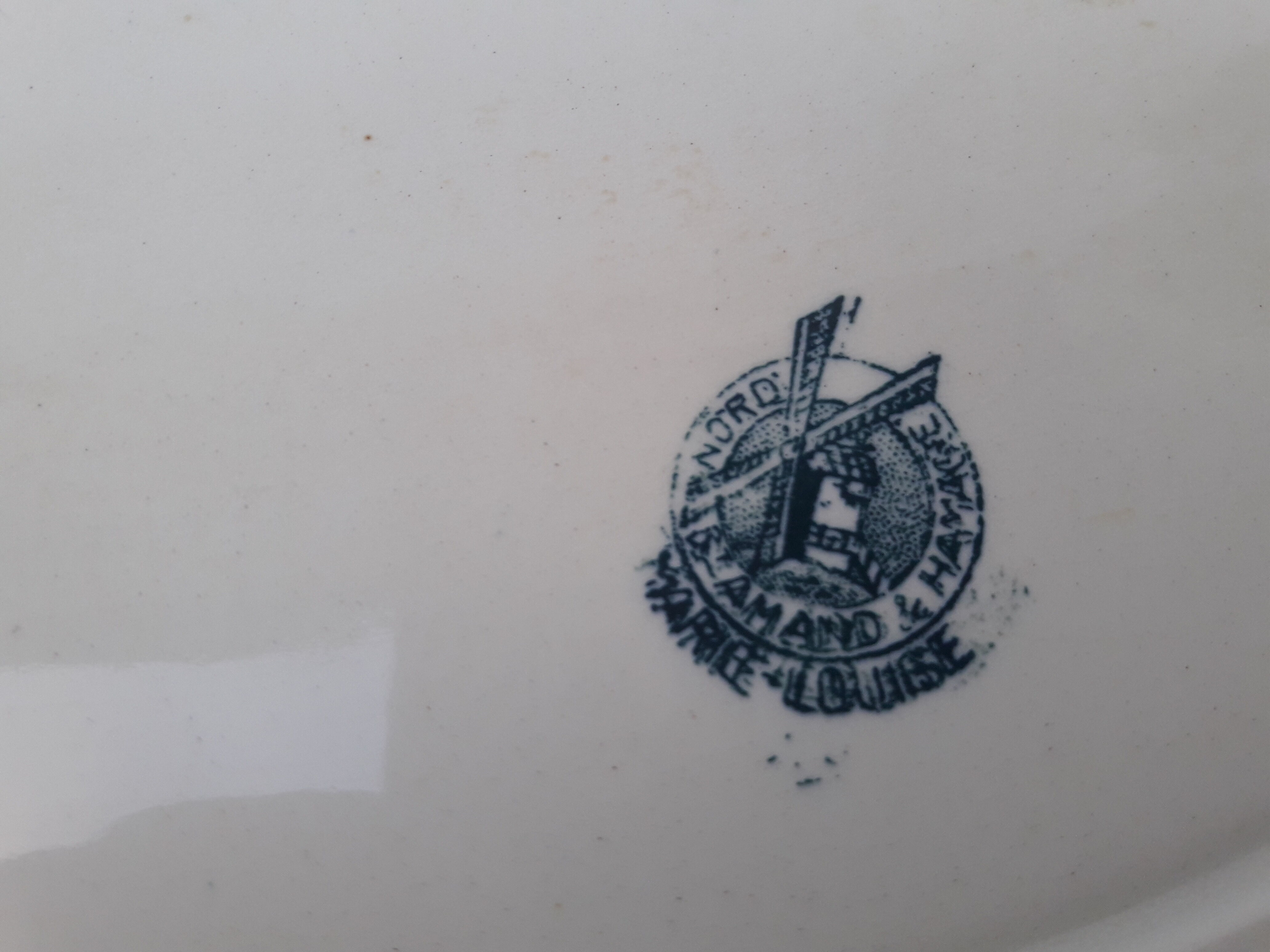 Plat ovale  Saint Amand et Hamage Marie Louise L 32 cm