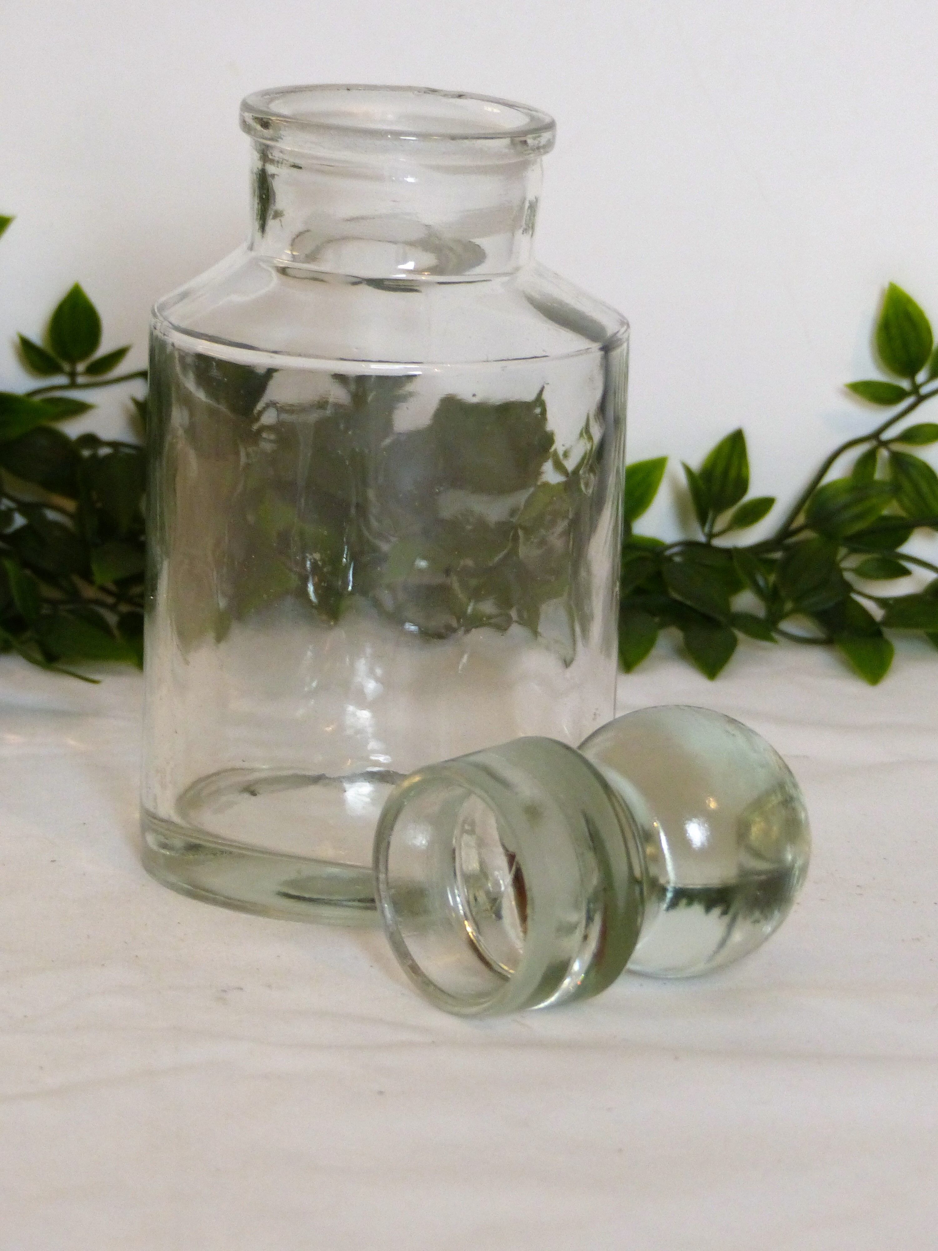 Apothecary jar
