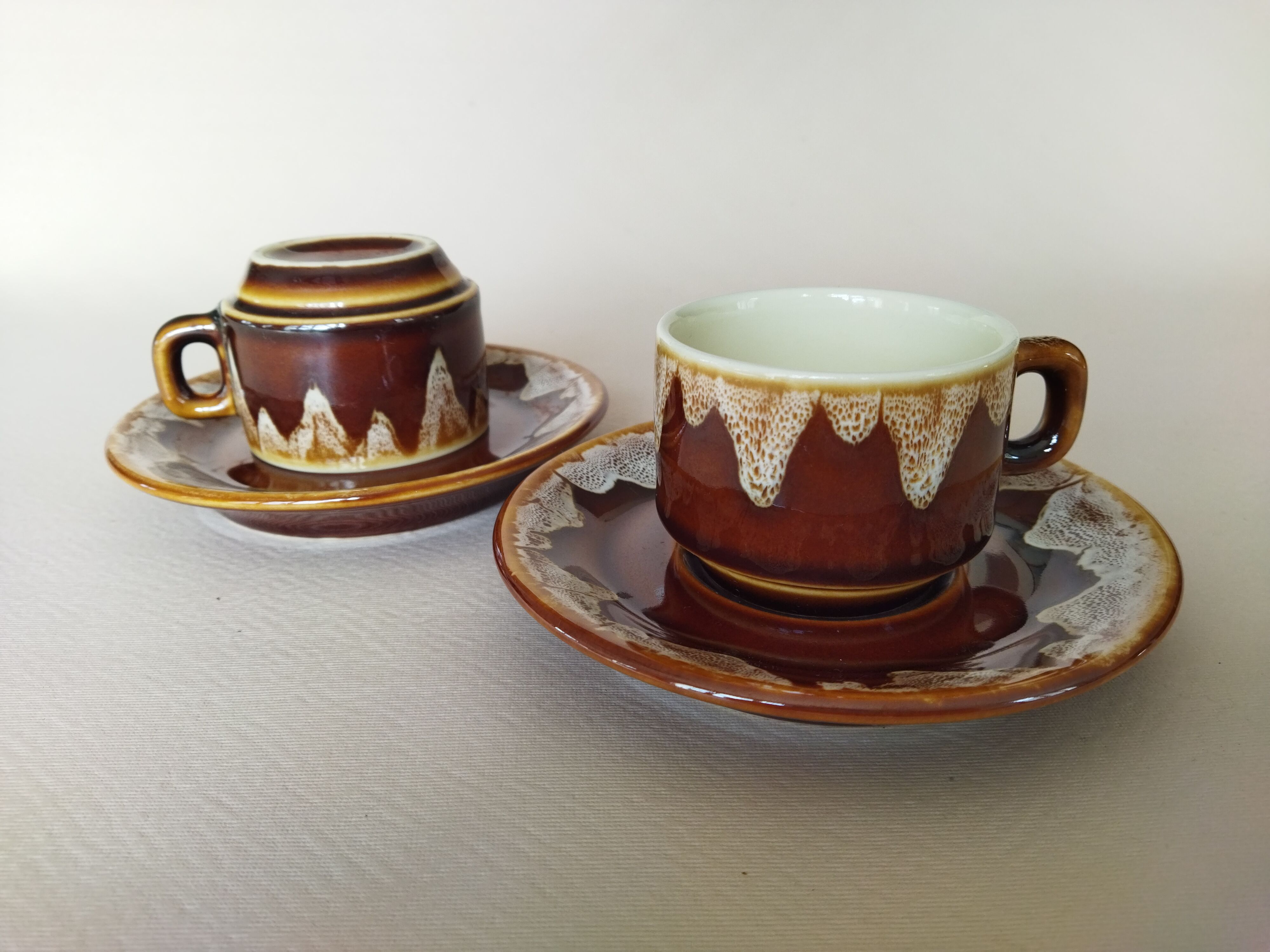2 bistro coffee cups