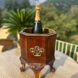 Magnificent mahogany planter