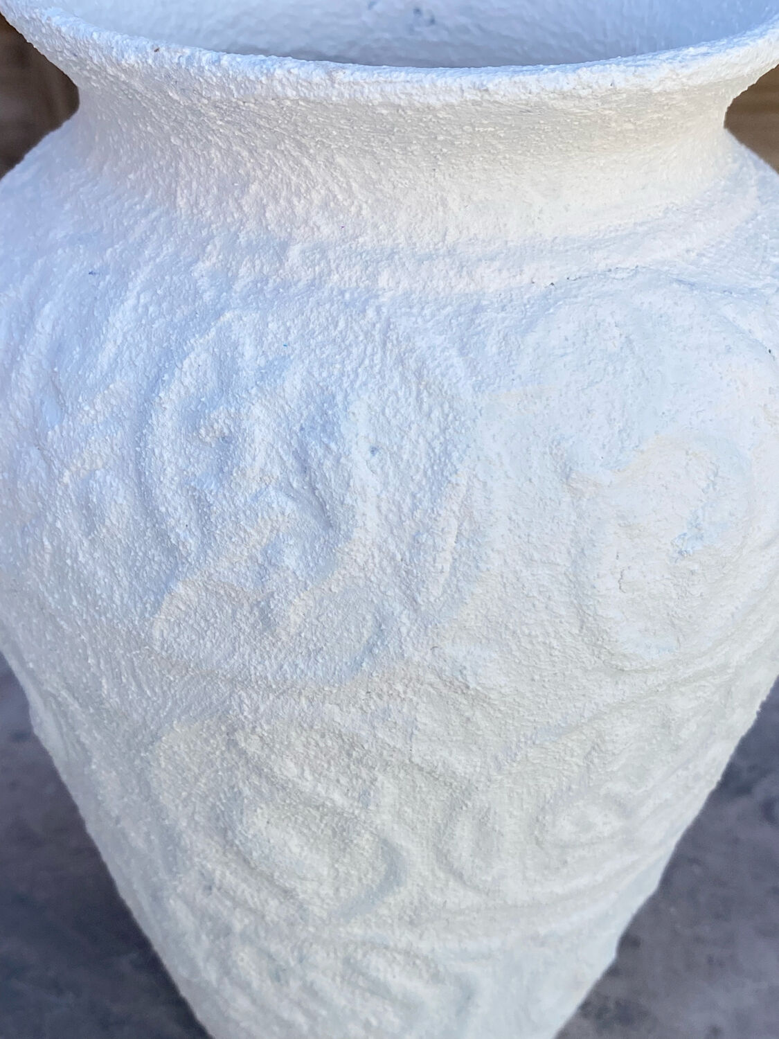 Vase blanc texturé