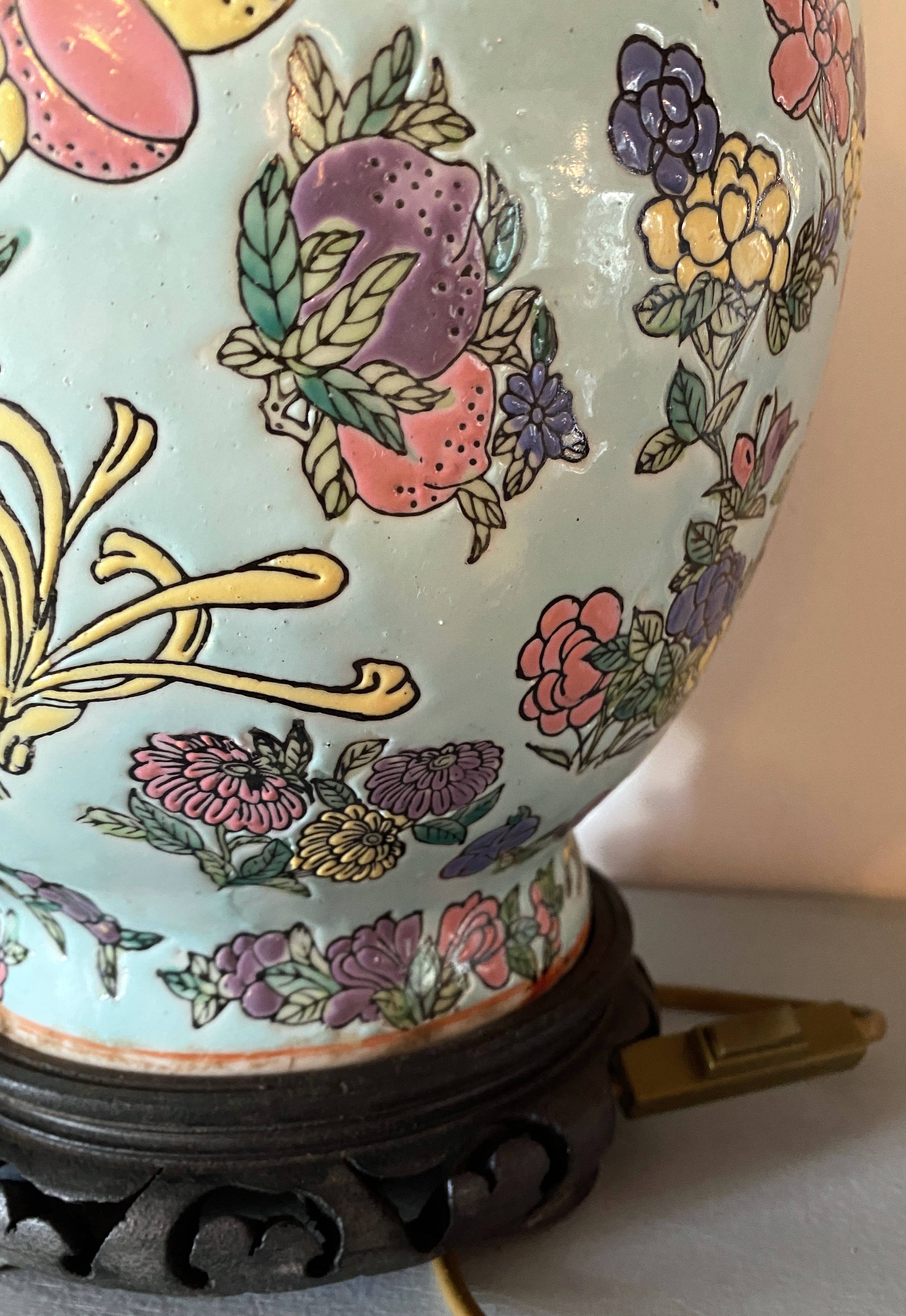 Large foot of enamel earthenware lamp with floral motifs (XX°)