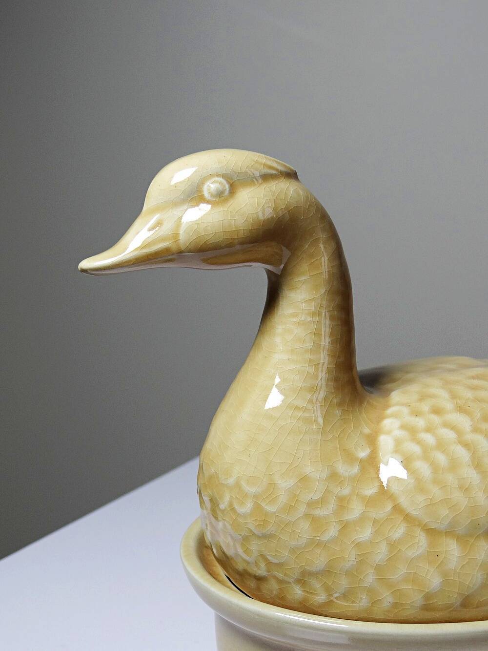 Small vintage terrine GEO from the 50s-60s, beige ceramic duck.